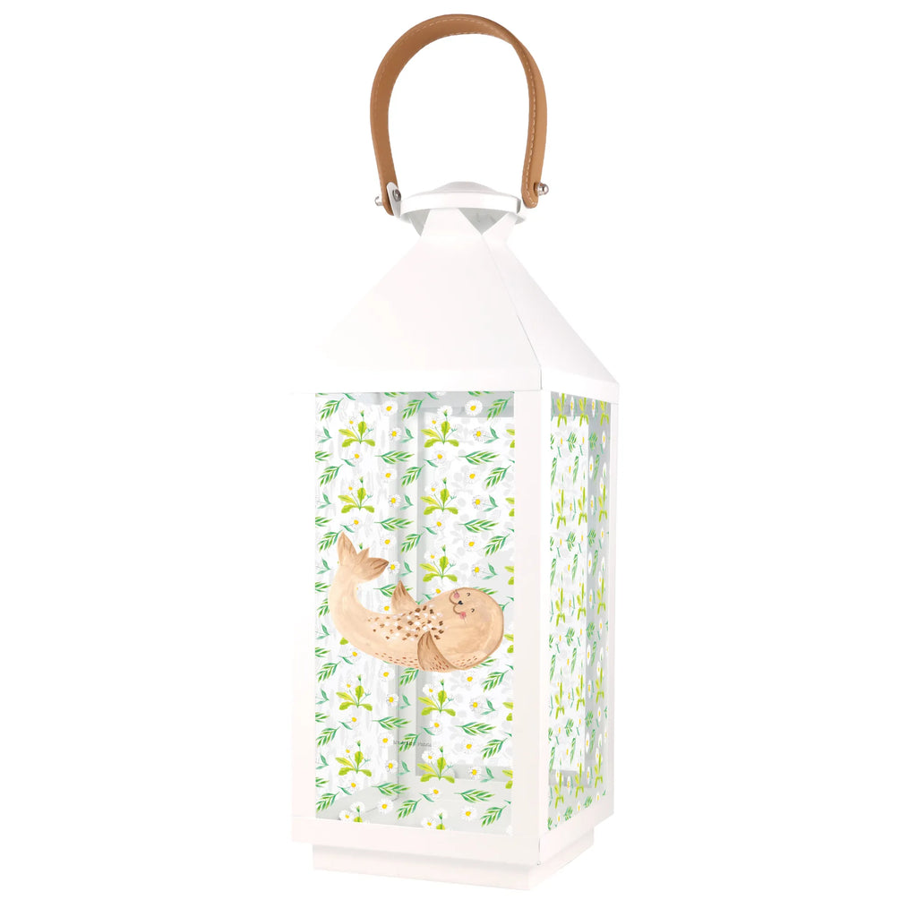 Deko Laterne Robbe liegend Dekolaterne, Laterne Mit Muster, Laterne Maritim, Laterne Mit Spiegelglas, Laterne Spülmaschinenfest (Glas), Laterne Pastellfarben, Laterne Mit Sternenmuster, Laterne Beleuchtet, Laterne Mit Griff, Laterne Wind- und Wetterfest, Laterne Rustikal, Tischlaterne, Holzlaterne, Outdoor-Laterne, Laterne Deko, LED-Laterne, Hängelaterne Deko, Laterne Orientalisch, Laterne Minimalistisch, Laterne Mit Blumenmotiv, Windlichtlaterne, Lichterkettenlaterne, Deko Laterne, Laterne Zum Stellen, Laternenwindlicht, Terrasse-Laterne, Metalllaterne, Teelichthalter Laterne, Laterne Zum Hängen, Laterne Klein, Laterne Shabby Chic, Laterne Klassisch, Laterne XXL, Laterne Romantisch, Laternenlicht, Innenraum-Laterne, Glaslaterne, Laterne Skandinavisch, Laterne Vintage, Laterne Mit Motiv, Laterne Landhausstil, Laternen-Set, Lichterlaterne, Laterne Modern, Gartenlaterne, Kerzenlaterne, Laterne Weiß, Tiermotive, Gute Laune, lustige Sprüche, Tiere, Meerestier, Ostsee, Nordsee, Strand, Robbe, Seehund, Lachen, Robben, Freude