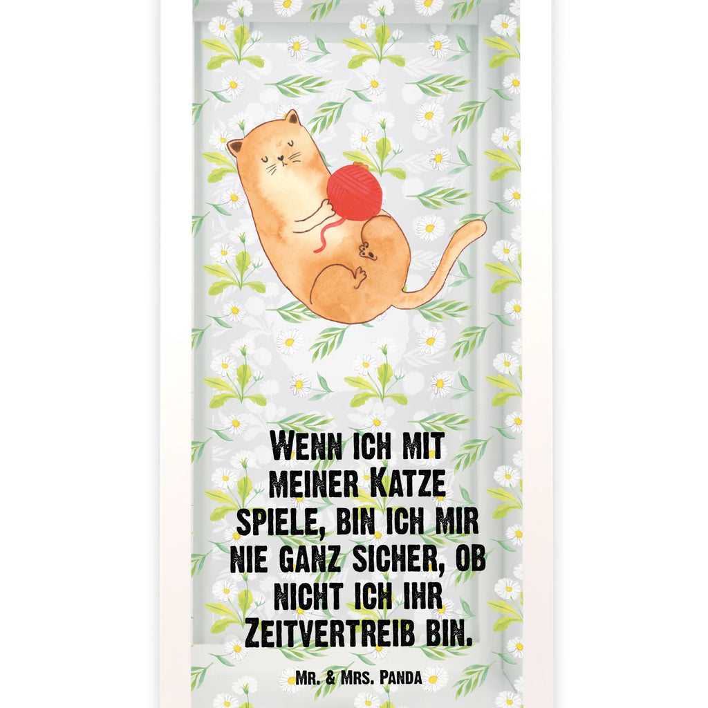 Deko Laterne Katze Wolle Laterne Klassisch, Hängeleuchte, Laterne Beleuchtet, Laterne Klein, Deko Laterne, Hängelaterne Deko, Laterne Maritim, Laterne Mit Spiegelglas, Leuchten, Laterne Mit Motiv, Laterne Pastellfarben, Tischlaterne, Dekolaterne, Metall Laterne, Laterne Orientalisch, Laterne Mit Muster, Windlichtlaterne, Laterne Minimalistisch, Windlicht, Laterne XXL, Laternenwindlicht, Laterne Skandinavisch, Laterne Vintage, Innenraum-Laterne, Laterne Shabby Chic, Holzlaterne, Glaslaterne, Laternen-Set, Laterne Wind- und Wetterfest, Laterne Romantisch, Outdoor-Laterne, Lichterkettenlaterne, Laterne Mit Griff, Laterne Spülmaschinenfest (Glas), Laterne Landhausstil, Laterne Weiß, Teelichthalter Laterne, Laterne Rustikal, Terrasse-Laterne, LED-Laterne, Laternenlicht, Laterne Deko, Laterne Zum Hängen, Laterne Mit Sternenmuster, Laterne Modern, Laterne Zum Stellen, Laterne Mit Blumenmotiv, Metalllaterne, Kerzenlaterne, Lichterlaterne, Katze, Katzenmotiv, Katzenfan, Katzendeko, Katzenfreund, Katzenliebhaber, Katzenprodukte, Katzenartikel, Katzenaccessoires, Katzensouvenirs, Katzenliebhaberprodukte, Katzenmotive, Spiel, Spielen, Wollknäuel, Kater, Wolle, Cat, Haustier, Katzenhalter, Cats, Katzenbesitzerin, Verspielt, Katzen, Mietze