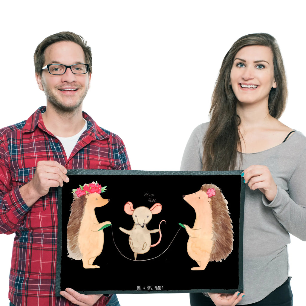 Fußmatte Igel Seilhüpfen Türmatte, türmatten, Fußmatten, Schmutzfänger, Eingangsmatte, sauberlaufmatten, Fussmatte, Schmutzmatte, schmutzfangmatten, außenmatte, flurmatte, Fußabstreifer, Haustürmatte, Sauberlaufmatte, Schuhabstreifer, Eingangsteppich, matte haustür, Schmutzfangmatte, Schmutzfangteppich, fußmatte, Abtreter, hausmatte, Abtretmatte, abstreifer, Fußabtreter, Türvorleger, Gute Laune, Tiere, Lustige Sprüche, Tiermotive, Maus, Seilspringen, Kinder, Seilhüpfen, Kindergarten, Igel