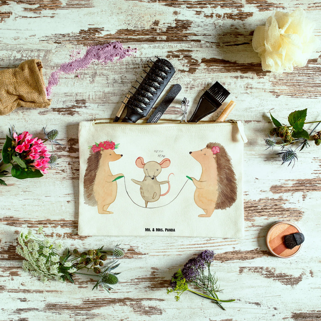 Make-up bag Hedgehog skipping Kosmetikbeutel, Stiftemäppchen, Kulturtasche, Schminktäschchen, Kulturbeutel, Waschtasche, aufbewahrungsbeutel, beauty tasche, Schminktasche, toiletry bag, beauty case, kosmetiktäschchen, Schlampermäppchen, aufbewahrungstasche, Mäppchen, pencil case, Schminkbeutel, Kosmetiktasche, Etui, utensilientasche, Waschbeutel, Federmappe, pinsel tasche, Tiermotive, Tiere, Lustige Sprüche, Gute Laune, Kinder, Seilhüpfen, Maus, Seilspringen, Igel, Kindergarten