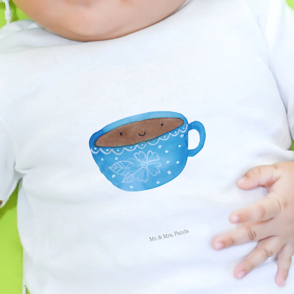 Organic Baby Shirt Kaffee Tasse Baby T-Shirt, Baby Shirt Mit Spruch, Baby Kurzarmshirt, Baby Shirt Neutral, Baby Pullover, Baby Shirt Junge, Baby Shirt Klassisch, Baby Bio Shirt, Süßes Baby Shirt, Baby Shirt Alltag, Baby Shirt Weiß, Baby Langarmshirt, Baby Shirt Zur Geburt, Baby Shirt Mit Motiv, Baby Shirt Geschenk, Baby Shirt Erstausstattung, Baby Shirt Unisex, Baby Baumwollshirt, Baby Hemd, Baby Jerseyshirt, Baby Oberteil, Baby Shirt Bunt, Baby Shirt, Baby Shirt Grau, Baby Shirt Modern, Baby Shirt Pastell, Lustiges Baby Shirt, Baby Shirt Mädchen, Baby Shirt Mit Aufdruck, Baby Shirt Gestreift, Baby Top, Baby Sweatshirt, Gute Laune, Tiermotive, Tiere, Lustige Sprüche, Tasse, Kaffee, Genuss, Glücklich, Liebe, Geschmack