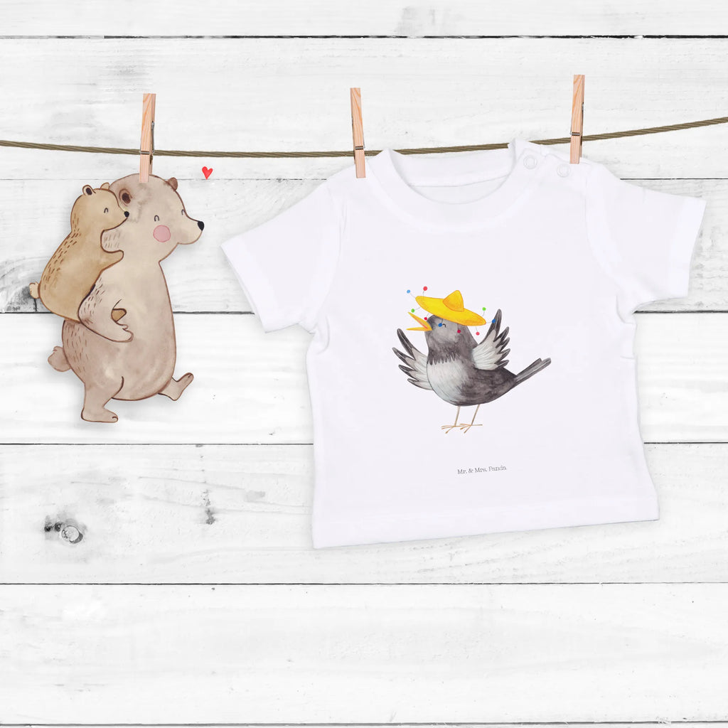 Organic Baby Shirt Crow sombrero Baby Langarmshirt, Baby Oberteil, Baby Bio Shirt, Baby Jerseyshirt, Baby Shirt Mädchen, Baby Sweatshirt, Baby Shirt Klassisch, Baby T-Shirt, Baby Top, Süßes Baby Shirt, Baby Pullover, Baby Shirt Weiß, Baby Kurzarmshirt, Baby Shirt Neutral, Baby Hemd, Baby Shirt Geschenk, Baby Shirt Unisex, Baby Shirt Erstausstattung, Baby Baumwollshirt, Baby Shirt Alltag, Baby Shirt Mit Spruch, Lustiges Baby Shirt, Baby Shirt Gestreift, Baby Shirt Bunt, Baby Shirt, Baby Shirt Modern, Baby Shirt Mit Motiv, Baby Shirt Mit Aufdruck, Baby Shirt Grau, Baby Shirt Zur Geburt, Baby Shirt Pastell, Baby Shirt Junge, Gute Laune, Tiermotive, Tiere, Lustige Sprüche, Motivation, glücklich sein, Vögel, Glück Spruch, Rabe, Fröhlich sein, Spruch Positiv, Froh, Elster, Vogel