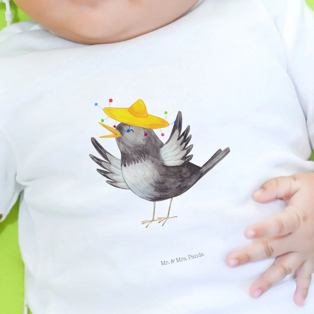 Organic Baby Shirt Crow sombrero Baby Langarmshirt, Baby Oberteil, Baby Bio Shirt, Baby Jerseyshirt, Baby Shirt Mädchen, Baby Sweatshirt, Baby Shirt Klassisch, Baby T-Shirt, Baby Top, Süßes Baby Shirt, Baby Pullover, Baby Shirt Weiß, Baby Kurzarmshirt, Baby Shirt Neutral, Baby Hemd, Baby Shirt Geschenk, Baby Shirt Unisex, Baby Shirt Erstausstattung, Baby Baumwollshirt, Baby Shirt Alltag, Baby Shirt Mit Spruch, Lustiges Baby Shirt, Baby Shirt Gestreift, Baby Shirt Bunt, Baby Shirt, Baby Shirt Modern, Baby Shirt Mit Motiv, Baby Shirt Mit Aufdruck, Baby Shirt Grau, Baby Shirt Zur Geburt, Baby Shirt Pastell, Baby Shirt Junge, Gute Laune, Tiermotive, Tiere, Lustige Sprüche, Motivation, glücklich sein, Vögel, Glück Spruch, Rabe, Fröhlich sein, Spruch Positiv, Froh, Elster, Vogel