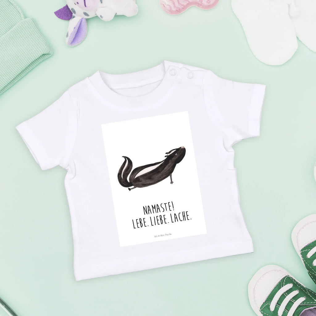 Organic Baby Shirt Stinktier Yoga Baby Shirt Bunt, Baby Shirt Geschenk, Baby Baumwollshirt, Baby Shirt Mit Motiv, Baby Shirt Grau, Baby Shirt Klassisch, Baby Shirt Mädchen, Baby Shirt Modern, Baby Shirt Mit Aufdruck, Baby Shirt Mit Spruch, Baby T-Shirt, Baby Shirt Weiß, Baby Oberteil, Baby Pullover, Baby Shirt Junge, Baby Bio Shirt, Baby Langarmshirt, Baby Top, Süßes Baby Shirt, Lustiges Baby Shirt, Baby Shirt Neutral, Baby Shirt Gestreift, Baby Shirt, Baby Sweatshirt, Baby Shirt Erstausstattung, Baby Shirt Zur Geburt, Baby Jerseyshirt, Baby Shirt Unisex, Baby Shirt Pastell, Baby Hemd, Baby Shirt Alltag, Baby Kurzarmshirt, Skunk, Stinktier, Lebe, Yoga, Namaste, Wildtier, Lache, Stinki, Stinker, Liebe, Raubtier