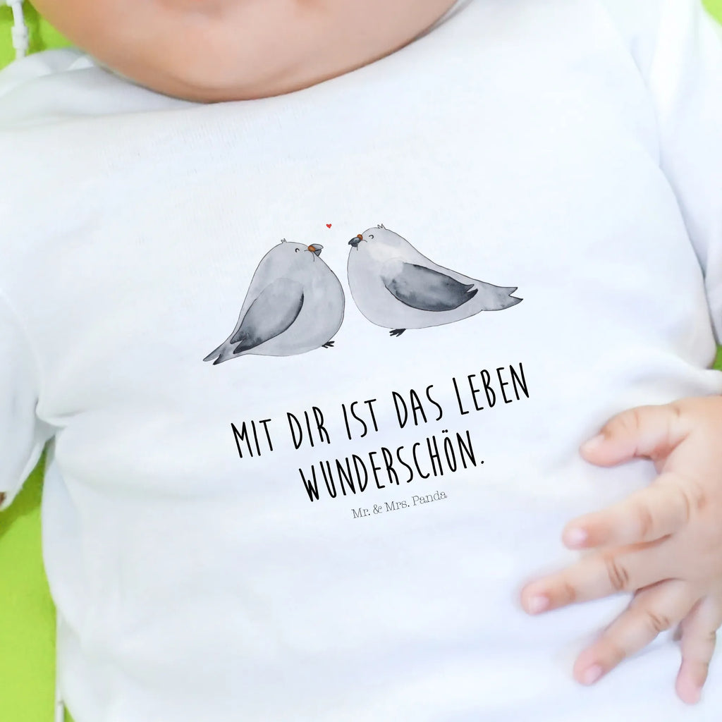 Organic Baby Shirt Turtledoves in love Baby Shirt Klassisch, Lustiges Baby Shirt, Baby Baumwollshirt, Baby Shirt Mit Aufdruck, Baby Bio Shirt, Süßes Baby Shirt, Baby T-Shirt, Baby Shirt Mit Spruch, Baby Shirt, Baby Hemd, Baby Shirt Grau, Baby Shirt Geschenk, Baby Jerseyshirt, Baby Top, Baby Shirt Gestreift, Baby Shirt Modern, Baby Shirt Mädchen, Baby Langarmshirt, Baby Sweatshirt, Baby Shirt Pastell, Baby Shirt Weiß, Baby Shirt Junge, Baby Shirt Unisex, Baby Shirt Bunt, Baby Shirt Zur Geburt, Baby Shirt Alltag, Baby Shirt Mit Motiv, Baby Shirt Erstausstattung, Baby Shirt Neutral, Baby Oberteil, Baby Kurzarmshirt, Baby Pullover, Heiratsantrag, Partner, Hocheitstag, Ehemann, Liebe, Ehefrau, Jahrestag, Freund, Liebesgeschenk, Verlobung, Freundin, Heiraten, Verlobt, Geschenk Hochzeit, Tauben, Turteltauben, Geschenk Freund, Verliebt, Geschenk Freundin, Verheiratet, Turteltäubchen, Hochzeitstag, Liebesbeweis
