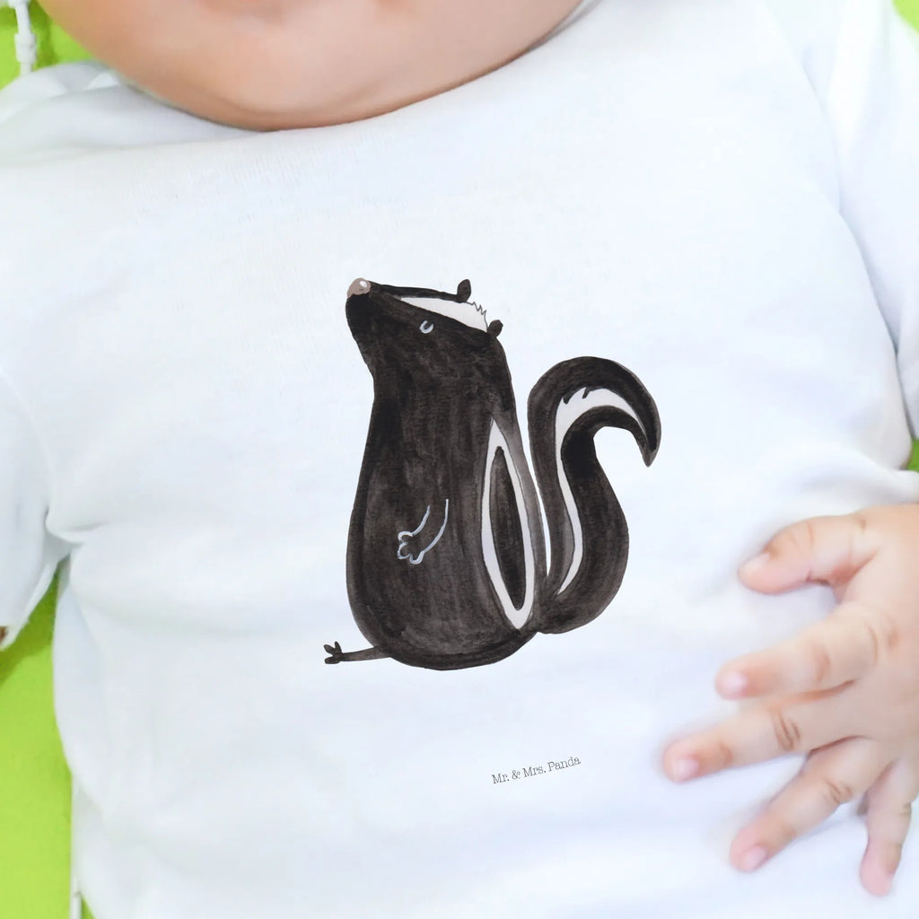 Organic Baby Shirt Stinktier Sitzen Baby Shirt Weiß, Baby Shirt Klassisch, Baby Shirt Erstausstattung, Baby Kurzarmshirt, Baby Shirt Mit Motiv, Baby Shirt Unisex, Baby Shirt Modern, Baby Shirt Geschenk, Baby Shirt Alltag, Lustiges Baby Shirt, Baby Shirt Gestreift, Baby Pullover, Baby Top, Baby Bio Shirt, Baby Jerseyshirt, Baby Baumwollshirt, Baby Shirt Pastell, Süßes Baby Shirt, Baby Hemd, Baby Shirt Bunt, Baby Shirt Junge, Baby Shirt Zur Geburt, Baby Sweatshirt, Baby Shirt Mit Spruch, Baby Langarmshirt, Baby T-Shirt, Baby Shirt Neutral, Baby Shirt Mit Aufdruck, Baby Shirt Grau, Baby Oberteil, Baby Shirt, Baby Shirt Mädchen, Skunk, Stinktier, Besserwisser, Stinki, Recht, Raubtier, Wildtier, Stinker, Büro, Spruch