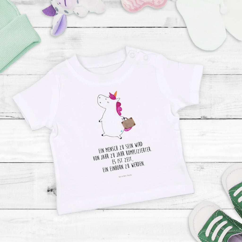 Organic Baby Shirt unicorn Suitcase Baby Baumwollshirt, Baby Shirt, Baby Langarmshirt, Baby T-Shirt, Baby Shirt Alltag, Baby Shirt Zur Geburt, Süßes Baby Shirt, Baby Shirt Geschenk, Baby Shirt Grau, Baby Oberteil, Baby Shirt Mit Motiv, Baby Bio Shirt, Baby Shirt Junge, Baby Pullover, Baby Shirt Mit Aufdruck, Baby Top, Baby Shirt Neutral, Baby Shirt Klassisch, Baby Shirt Mädchen, Baby Shirt Gestreift, Baby Shirt Erstausstattung, Baby Kurzarmshirt, Baby Shirt Weiß, Baby Shirt Pastell, Baby Sweatshirt, Baby Jerseyshirt, Baby Shirt Unisex, Baby Shirt Bunt, Baby Hemd, Baby Shirt Mit Spruch, Lustiges Baby Shirt, Baby Shirt Modern, Einhorn Deko, Einhörner, Einhorn, Unicorn, Abenteuer, Erwachsen, Kind, Witzig, Spaß, Gepäck, Reise, Verreisen, Lustig, Albern, Koffer