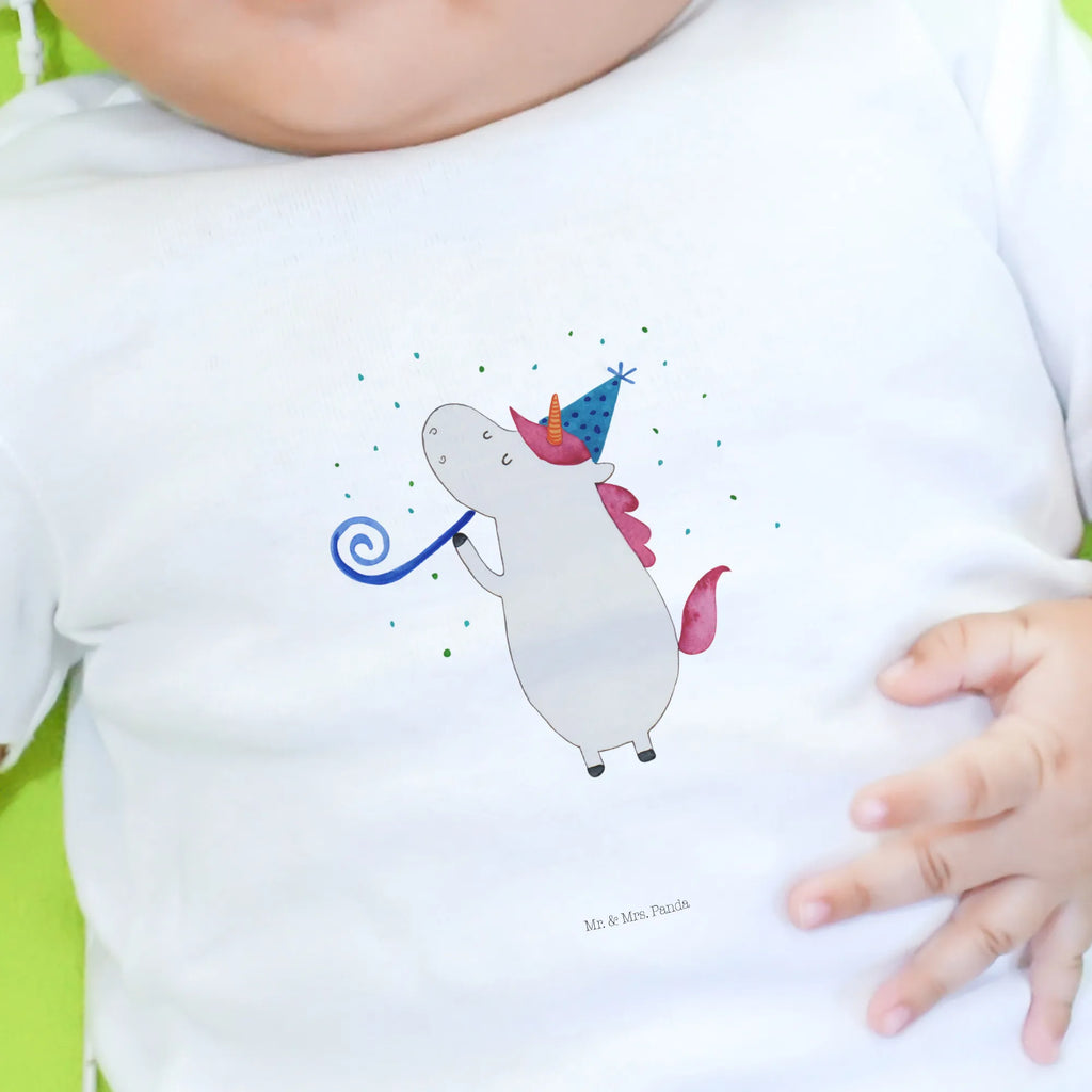 Organic Baby Shirt Einhorn Party Baby Shirt Modern, Baby Shirt Mit Aufdruck, Baby Hemd, Baby Shirt Neutral, Baby Shirt Grau, Baby Shirt Erstausstattung, Baby Shirt Junge, Baby Shirt Gestreift, Baby Shirt Weiß, Süßes Baby Shirt, Baby Shirt Bunt, Baby Shirt Unisex, Baby Kurzarmshirt, Baby Shirt Klassisch, Lustiges Baby Shirt, Baby T-Shirt, Baby Oberteil, Baby Baumwollshirt, Baby Shirt Mit Spruch, Baby Shirt Alltag, Baby Shirt Mädchen, Baby Shirt Mit Motiv, Baby Jerseyshirt, Baby Shirt Zur Geburt, Baby Pullover, Baby Shirt Geschenk, Baby Sweatshirt, Baby Shirt Pastell, Baby Langarmshirt, Baby Bio Shirt, Baby Shirt, Baby Top, Einhorn Deko, Einhörner, Einhorn, Unicorn, Party, Konfetti, Glitzer, Alkohol, Disco, Club, Fest, Geburtstag, Feier
