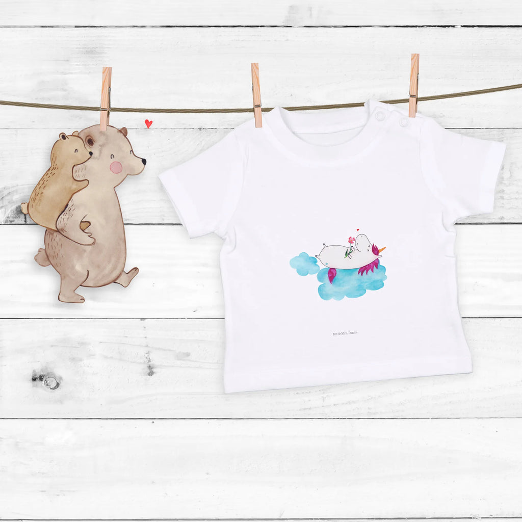 Organic Baby Shirt Einhorn Verliebt Lustiges Baby Shirt, Süßes Baby Shirt, Baby Shirt Alltag, Baby Oberteil, Baby Shirt Erstausstattung, Baby Shirt Modern, Baby Shirt Mit Spruch, Baby Hemd, Baby Shirt Geschenk, Baby Kurzarmshirt, Baby Baumwollshirt, Baby Shirt Junge, Baby Shirt Gestreift, Baby Shirt Klassisch, Baby Shirt Unisex, Baby Shirt, Baby Bio Shirt, Baby Shirt Bunt, Baby Pullover, Baby Jerseyshirt, Baby T-Shirt, Baby Sweatshirt, Baby Shirt Grau, Baby Shirt Mädchen, Baby Top, Baby Shirt Mit Aufdruck, Baby Shirt Zur Geburt, Baby Langarmshirt, Baby Shirt Pastell, Baby Shirt Mit Motiv, Baby Shirt Weiß, Baby Shirt Neutral, Einhorn Deko, Einhörner, Einhorn, Unicorn, Wolke, Verliebt, Liebe, Freundin, Liebesbeweis