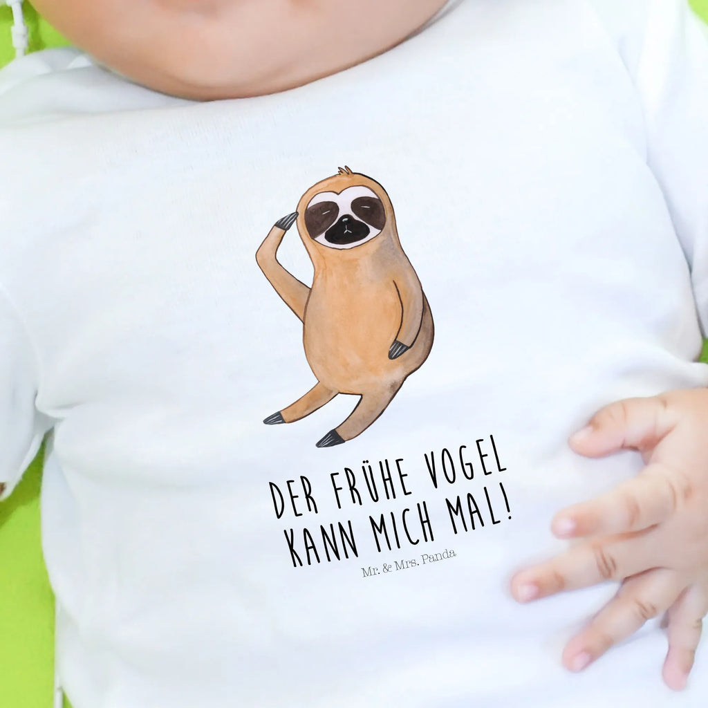 Organic Baby Shirt Faultier Vogel Baby Shirt Junge, Baby Shirt Bunt, Baby Langarmshirt, Baby Oberteil, Baby Shirt Mit Spruch, Baby Shirt Klassisch, Baby Shirt Pastell, Baby Hemd, Baby T-Shirt, Baby Pullover, Baby Shirt Mit Motiv, Baby Shirt Gestreift, Baby Shirt, Baby Shirt Neutral, Baby Shirt Zur Geburt, Lustiges Baby Shirt, Baby Bio Shirt, Süßes Baby Shirt, Baby Jerseyshirt, Baby Shirt Grau, Baby Sweatshirt, Baby Kurzarmshirt, Baby Shirt Modern, Baby Shirt Mädchen, Baby Top, Baby Shirt Geschenk, Baby Shirt Weiß, Baby Shirt Erstausstattung, Baby Shirt Unisex, Baby Baumwollshirt, Baby Shirt Alltag, Baby Shirt Mit Aufdruck, Faultier, Faultier Geschenk, Faultier Deko, faul, Faultierwelt, der frühe Vogel, Faultiere, Spinner, früher Vogel, Morgenmuffel, Lieblingstier, Vogel, Frühaufsteher