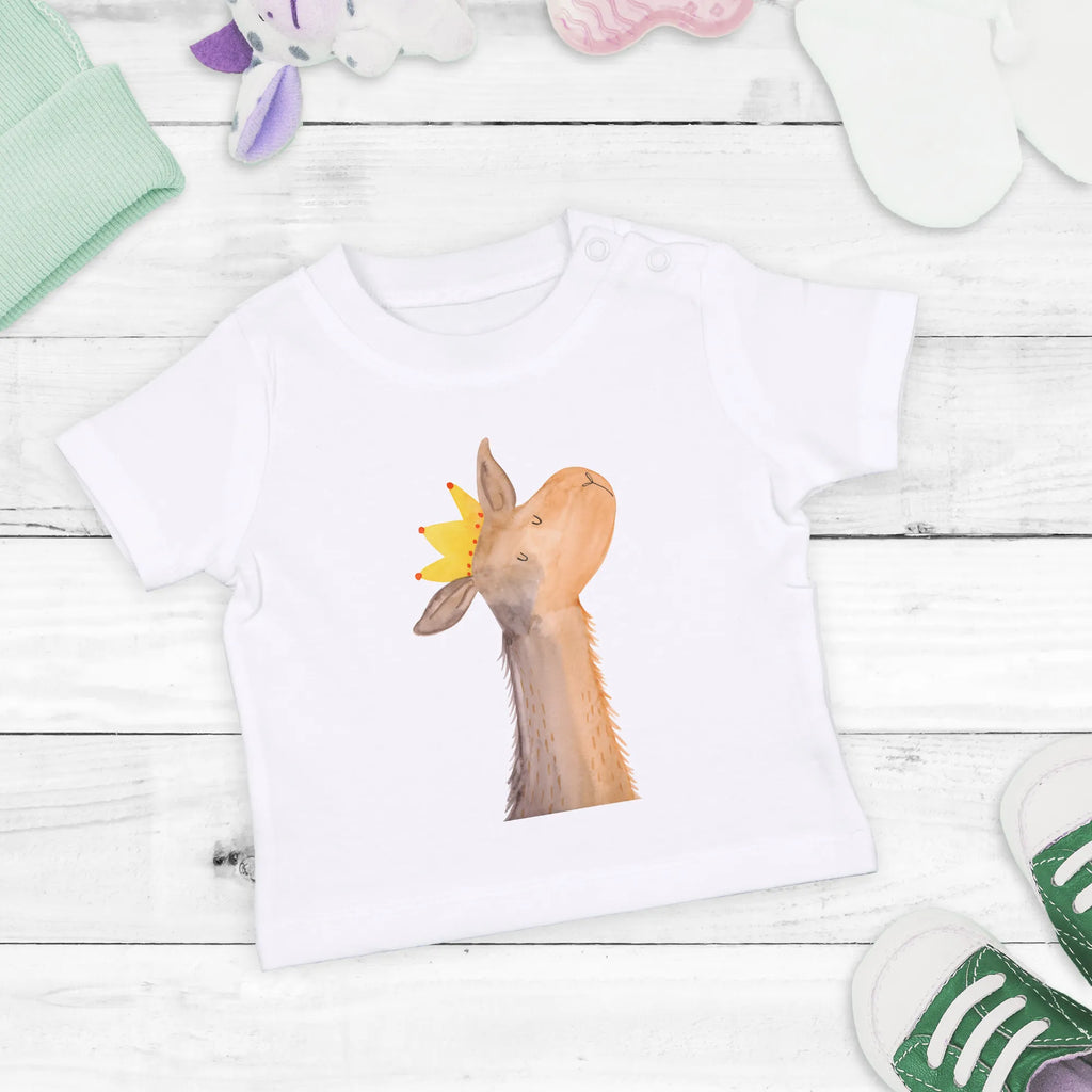 Organic Baby Shirt Lamakopf König Baby Shirt Weiß, Baby Pullover, Baby Bio Shirt, Baby Shirt Pastell, Baby Shirt Mit Spruch, Lustiges Baby Shirt, Baby Shirt Zur Geburt, Baby Shirt Grau, Baby Shirt Erstausstattung, Baby Shirt Geschenk, Baby Langarmshirt, Baby Shirt Alltag, Baby Sweatshirt, Baby Baumwollshirt, Baby Jerseyshirt, Baby Shirt Gestreift, Baby Top, Baby Shirt Neutral, Baby Shirt Unisex, Baby Oberteil, Baby T-Shirt, Baby Shirt Mädchen, Baby Shirt, Baby Shirt Klassisch, Baby Hemd, Baby Kurzarmshirt, Süßes Baby Shirt, Baby Shirt Junge, Baby Shirt Mit Aufdruck, Baby Shirt Bunt, Baby Shirt Mit Motiv, Baby Shirt Modern, Alpaka, Lama, Abitur, Papa, Lamas, Chef, Vorgesetzter, Königin, Abi, Freundin, König, Kollegin, Mama, Büro Kollege