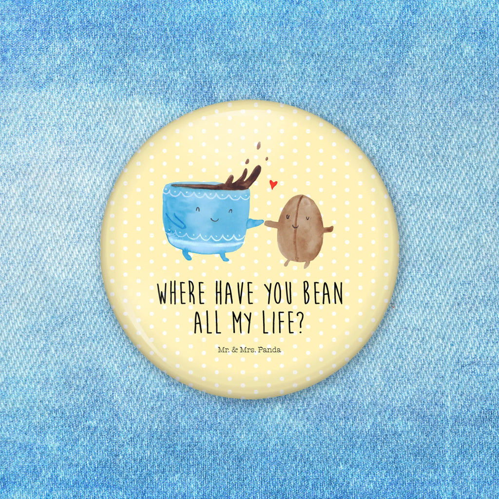 Button Kaffee Bohne Button-Sonderedition 50 mm, Button-Edition 50 mm, Button-Kollektion 50 mm, Sammlerbutton 50 mm, Button-Motiv 50 mm, Button-Presse 50 mm, Button-Druck 50 mm, Button 50 mm, Button-Button 50 mm, Vereinsbutton 50 mm, Button Abzeichen 50 mm, Runde Buttons 50 mm, Button-Design 50 mm, Button-Set 50 mm, Button-Anstecker 50 mm, Button-Badge 50 mm, Marketingbutton 50 mm, Pin 50 mm, Ansteckbutton 50 mm, Werbebutton 50 mm, Pin-Button 50 mm, Button-Pin 50 mm, Button-Sujet 50 mm, Button-Emblem 50 mm, Festivalbutton 50 mm, Button-Lieferung 50 mm, Button-Logo 50 mm, Badge 50 mm, Eventbutton 50 mm, Tiermotive, Gute Laune, lustige Sprüche, Tiere, Genuss, Glück, Kaffeebohne, Kaffee, Zufriedenheit