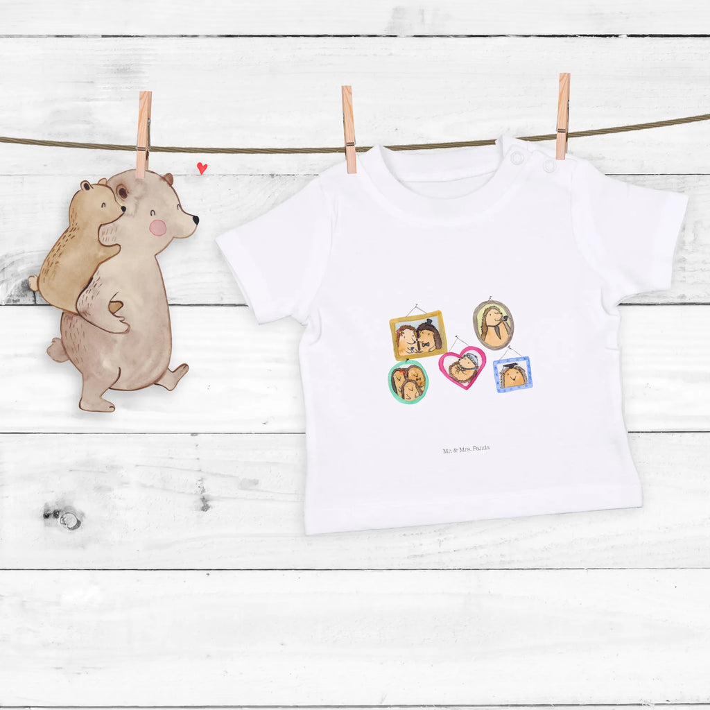 Organic Baby Shirt Igel Familie Baby Shirt Mit Spruch, Baby Baumwollshirt, Baby Shirt Bunt, Baby Shirt Erstausstattung, Baby Kurzarmshirt, Lustiges Baby Shirt, Baby Pullover, Baby Bio Shirt, Baby T-Shirt, Baby Shirt Grau, Baby Shirt Mit Motiv, Baby Shirt Mädchen, Baby Hemd, Baby Shirt Neutral, Baby Shirt Unisex, Baby Shirt Alltag, Baby Shirt Pastell, Baby Shirt Mit Aufdruck, Baby Oberteil, Süßes Baby Shirt, Baby Langarmshirt, Baby Shirt, Baby Shirt Modern, Baby Shirt Geschenk, Baby Shirt Klassisch, Baby Sweatshirt, Baby Jerseyshirt, Baby Shirt Zur Geburt, Baby Shirt Gestreift, Baby Top, Baby Shirt Weiß, Baby Shirt Junge, Opa, Papa, Mama, Familie, Oma, Vatertag, Schwester, Bruder, Muttertag, Zusammenhalt, Glück, Bilder, Igel, Liebe