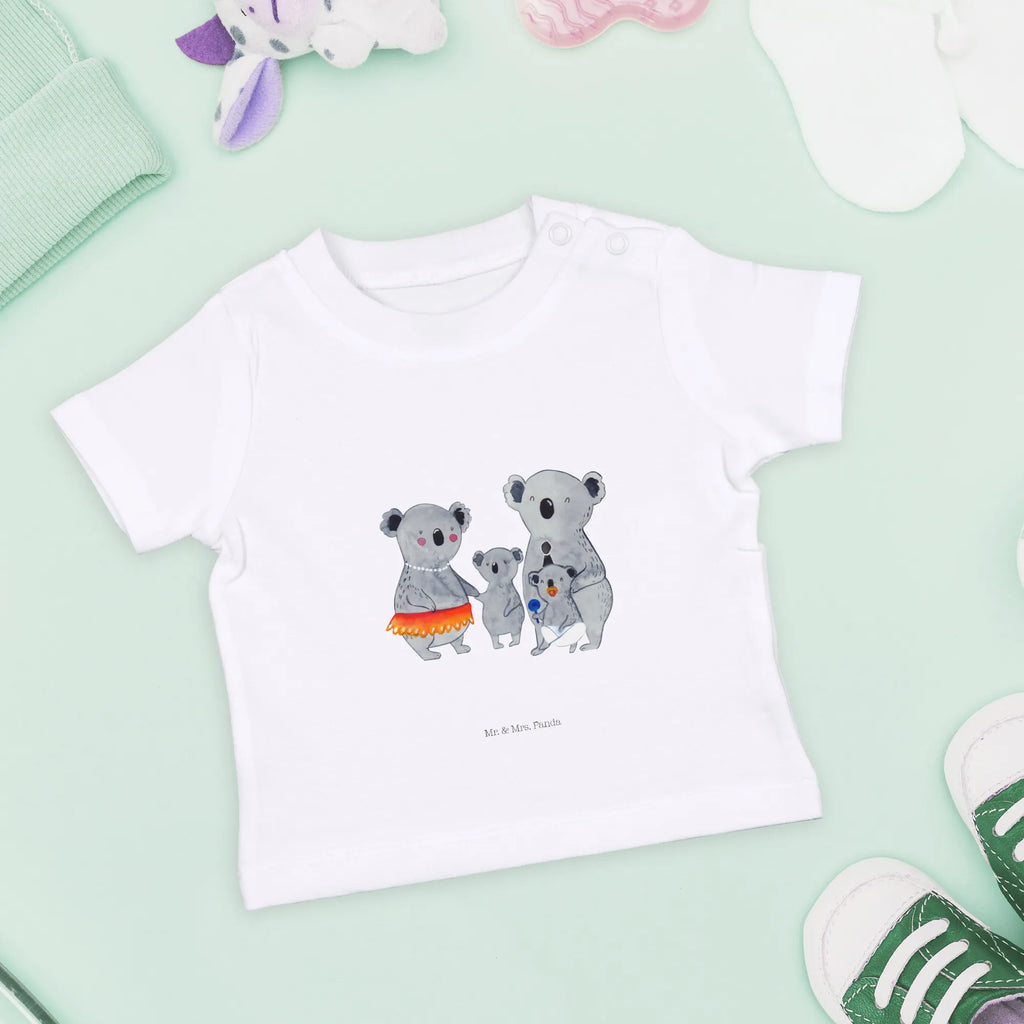 Organic Baby Shirt Koala Family Baby Shirt Alltag, Baby T-Shirt, Baby Shirt Bunt, Baby Shirt Grau, Baby Sweatshirt, Baby Jerseyshirt, Baby Shirt Erstausstattung, Baby Shirt Gestreift, Baby Kurzarmshirt, Baby Bio Shirt, Lustiges Baby Shirt, Süßes Baby Shirt, Baby Top, Baby Shirt Klassisch, Baby Shirt Modern, Baby Shirt Unisex, Baby Shirt Weiß, Baby Shirt Mädchen, Baby Shirt Zur Geburt, Baby Hemd, Baby Shirt Neutral, Baby Shirt Geschenk, Baby Baumwollshirt, Baby Shirt Pastell, Baby Langarmshirt, Baby Shirt Junge, Baby Oberteil, Baby Shirt Mit Aufdruck, Baby Shirt Mit Spruch, Baby Shirt, Baby Pullover, Baby Shirt Mit Motiv, Familie, Vatertag, Muttertag, Bruder, Schwester, Mama, Papa, Oma, Opa, Geschwister, Familienleben, Family, Koala, Koalas, Kinder