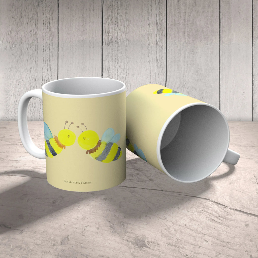 Tasse Biene Liebe kaffeetasse bedruckt, Tasse mit Motiv, Teetasse, Frühstückstasse, tasse für kaffee, Sprüchetasse, Keramikbecher, Trinkbecher, Henkeltasse, Mug, Frühstücksbecher, Keramiktasse, Becher, Henkelbecher, Motivtasse, Designtasse, Kaffeebecher, heißgetränkebecher, Trinktasse, tasse für büro, Dekotasse, haferl, Kakaotasse, kaffeetasse keramik, Tasse mit Spruch, Bürobecher, Tasse, Kaffeepott, kaffeebecher bedruckt, Geschenktasse, Teebecher, Kaffeetasse, design tasse, milchkaffeetasse, kaffeebecher keramik, Teepott, Bedruckte Tasse, statement tasse, Coffee Mug, Pott, schöne tasse, hochwertige tasse, Bürotasse, Wespe, Hummel, Biene