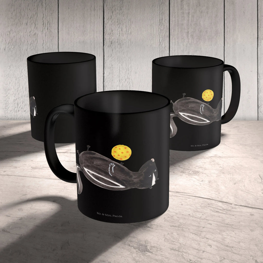 Mug skunk ball kaffeebecher bedruckt, Kakaotasse, statement tasse, Bürotasse, Keramiktasse, Kaffeebecher, Becher, Kaffeetasse, Pott, Teepott, Teebecher, Keramikbecher, Trinktasse, kaffeetasse keramik, tasse für büro, tasse für kaffee, Tasse, kaffeetasse bedruckt, heißgetränkebecher, kaffeebecher keramik, Kaffeepott, Mug, Tasse mit Motiv, Frühstücksbecher, hochwertige tasse, Frühstückstasse, Henkeltasse, Bedruckte Tasse, Trinkbecher, Henkelbecher, Designtasse, Coffee Mug, Sprüchetasse, schöne tasse, milchkaffeetasse, Teetasse, Geschenktasse, Bürobecher, Dekotasse, Motivtasse, design tasse, Tasse mit Spruch, haferl, Stinktier, Skunk, Stinker, Wildtier, Stinki, Verspielt, Raubtier, Weisheit