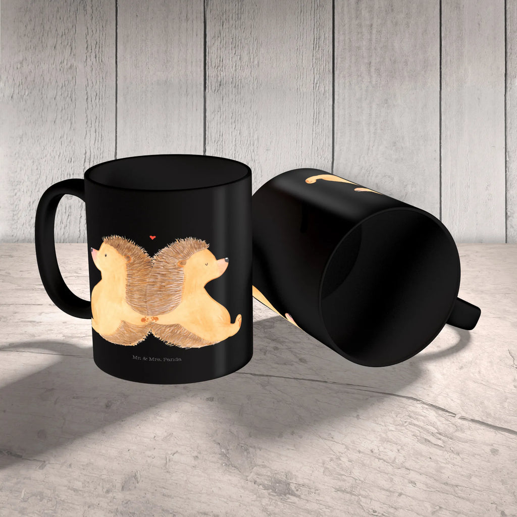 Mug Hedgehogs holding hands Keramiktasse, Geschenktasse, Teetasse, Tasse mit Motiven, Kaffeetasse, Tasse mit Zitaten, Porzellantasse, Tasse, Bürotasse, Liebe, Partner, Freund, Freundin, Ehemann, Ehefrau, Heiraten, Verlobung, Heiratsantrag, Liebesgeschenk, Jahrestag, Hocheitstag, große Liebe, Liebesbeweis, Igel, Gemeinsamkeit, Liebesbotschaft, Love, Lieblingsmensch, Hand in Hand, Geschenk für zwei, Igelliebe, Hochzeit