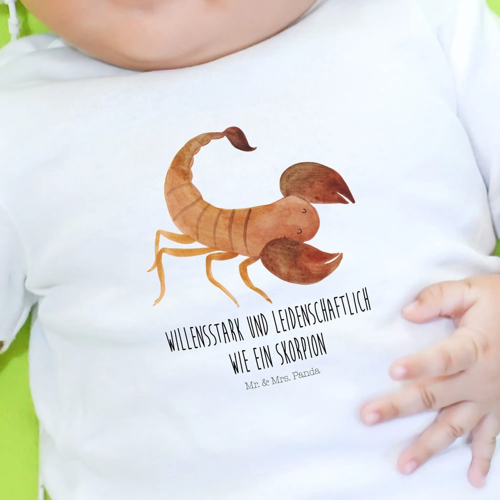 Organiczna koszulka dla niemowląt znak zodiaku Skorpion Baby Langarmshirt, Baby Shirt Zur Geburt, Baby Shirt Modern, Baby Baumwollshirt, Baby Shirt Erstausstattung, Baby Shirt Weiß, Baby Top, Baby Shirt Pastell, Baby Shirt Grau, Baby Shirt Alltag, Baby Shirt Neutral, Baby Shirt Mit Spruch, Baby Shirt Mit Motiv, Baby Shirt Junge, Baby Shirt Klassisch, Baby Kurzarmshirt, Baby T-Shirt, Baby Shirt Mit Aufdruck, Baby Shirt, Baby Shirt Geschenk, Baby Shirt Unisex, Süßes Baby Shirt, Baby Jerseyshirt, Baby Oberteil, Baby Shirt Bunt, Baby Shirt Gestreift, Lustiges Baby Shirt, Baby Pullover, Baby Shirt Mädchen, Baby Hemd, Baby Bio Shirt, Baby Sweatshirt, Horoskop, Astrologie, Sternzeichen, Aszendent, Tierkreiszeichen, Skorpion Sternzeichen, Geschenk Oktober, Geburtstag Oktober, Geburtstag November, Skorpione, Geschenk November, Skorpion Geschenk