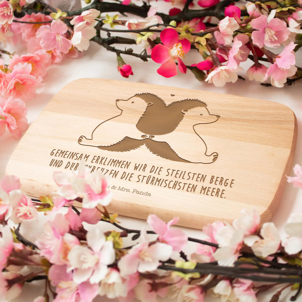 Schneidebrett Igel händchenhaltend Schneidebrett, Schneidebrett Holz, Frühstücksbrett, Küchenbrett, Frühstücksbrettchen, Holzbrett, Liebe, Partner, Freund, Freundin, Ehemann, Ehefrau, Heiraten, Verlobung, Heiratsantrag, Liebesgeschenk, Jahrestag, Hocheitstag, Igelliebe, Gemeinsamkeit, große Liebe, Hand in Hand, Love, Liebesbeweis, Hochzeit, Liebesbotschaft, Lieblingsmensch, Igel, Geschenk für zwei