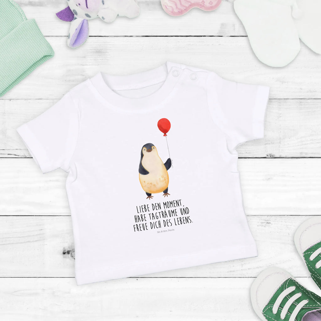 Organic Baby Shirt Pinguin Luftballon Baby Shirt Erstausstattung, Baby Shirt Klassisch, Baby Jerseyshirt, Baby Shirt Bunt, Baby Shirt Neutral, Baby Baumwollshirt, Baby Shirt Geschenk, Baby Top, Baby Shirt, Baby Pullover, Baby Shirt Weiß, Baby Shirt Alltag, Baby Shirt Mit Motiv, Baby Hemd, Baby Shirt Zur Geburt, Süßes Baby Shirt, Baby Shirt Modern, Baby Langarmshirt, Baby Bio Shirt, Baby Shirt Junge, Baby Shirt Pastell, Baby Sweatshirt, Baby Shirt Grau, Baby Oberteil, Lustiges Baby Shirt, Baby Shirt Mädchen, Baby Shirt Gestreift, Baby Shirt Mit Spruch, Baby T-Shirt, Baby Kurzarmshirt, Baby Shirt Mit Aufdruck, Baby Shirt Unisex, Pinguin, Glück, Liebe, Pinguine, Motivation, Geschenkidee, Neustart, Neues Leben, Geschenk Freundin, Luftballon, Beste Freundin, Lebenslust, Tagträume