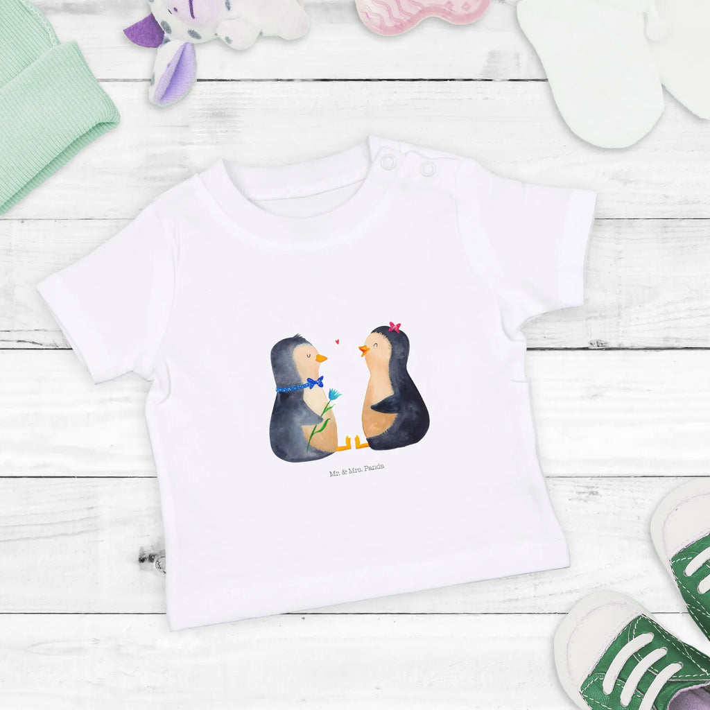 Organic Baby Shirt Pinguin Pärchen Baby Shirt Junge, Baby Shirt Bunt, Baby Shirt, Baby Shirt Gestreift, Baby Shirt Weiß, Baby Shirt Mit Aufdruck, Baby Sweatshirt, Baby Shirt Grau, Baby Top, Baby Shirt Mit Motiv, Baby Pullover, Baby Langarmshirt, Baby Oberteil, Baby Shirt Modern, Baby Shirt Mit Spruch, Süßes Baby Shirt, Baby Kurzarmshirt, Baby Shirt Klassisch, Baby Shirt Unisex, Baby T-Shirt, Baby Bio Shirt, Baby Shirt Geschenk, Baby Shirt Alltag, Baby Shirt Zur Geburt, Lustiges Baby Shirt, Baby Baumwollshirt, Baby Jerseyshirt, Baby Shirt Pastell, Baby Shirt Erstausstattung, Baby Shirt Neutral, Baby Hemd, Baby Shirt Mädchen, Pinguin, Hochzeit, große Liebe, Hochzeitstag, Pinguine, Hochzeitsgeschenk, Jahrestag, Liebe, Verlobung, Liebesbeweis, Traumpaar, Liebespaar, Liebesgeschenk