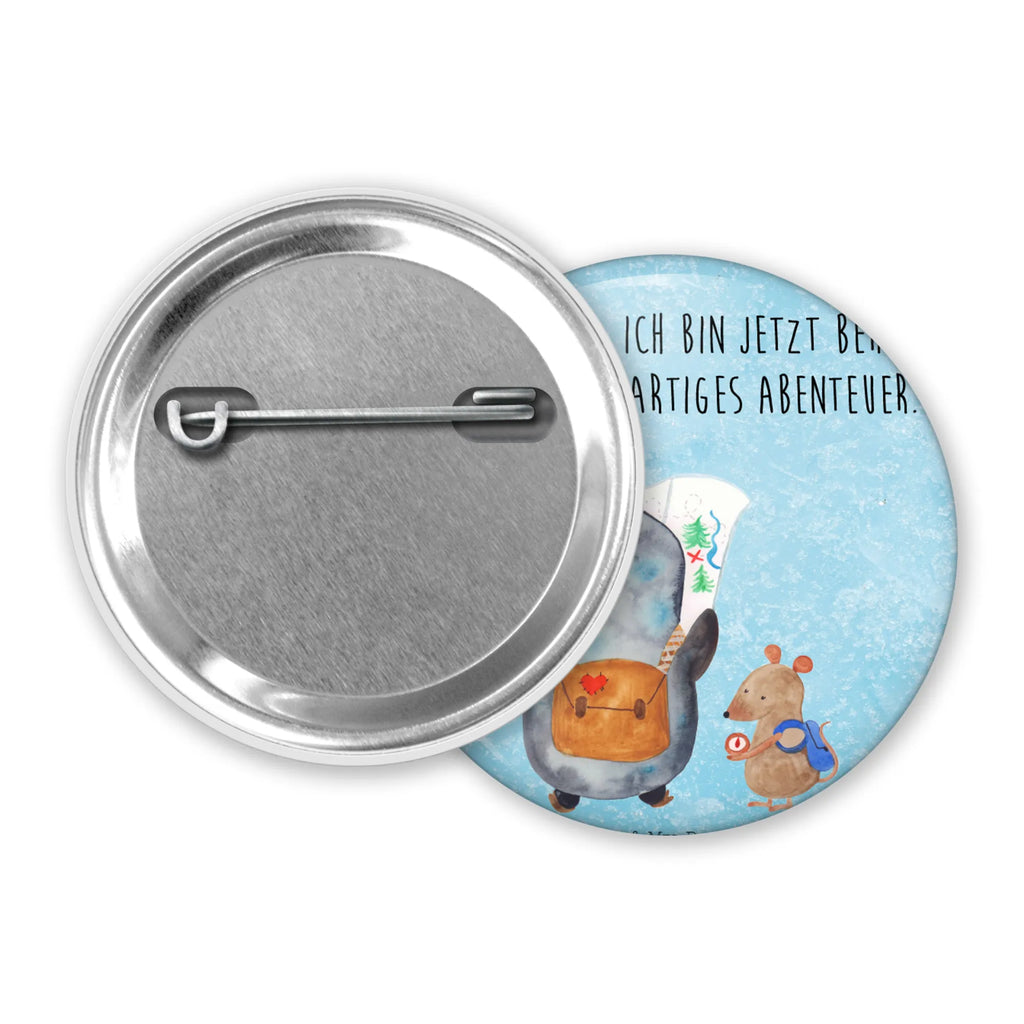 Button Pinguin & Maus Wanderer Button-Design 50 mm, Badge 50 mm, Button-Druck 50 mm, Marketingbutton 50 mm, Button-Anstecker 50 mm, Pin 50 mm, Button-Motiv 50 mm, Button-Pin 50 mm, Werbebutton 50 mm, Runde Buttons 50 mm, Button-Lieferung 50 mm, Eventbutton 50 mm, Button-Emblem 50 mm, Sammlerbutton 50 mm, Vereinsbutton 50 mm, Festivalbutton 50 mm, Button-Presse 50 mm, Button-Sujet 50 mm, Button-Logo 50 mm, Button-Edition 50 mm, Ansteckbutton 50 mm, Button-Badge 50 mm, Button 50 mm, Button-Sonderedition 50 mm, Button Abzeichen 50 mm, Button-Set 50 mm, Pin-Button 50 mm, Button-Kollektion 50 mm, Button-Button 50 mm, Pinguin, Pinguine, wandern, Abenteuer, Roadtrip, Ausflug, Wanderlust, Abenteurer