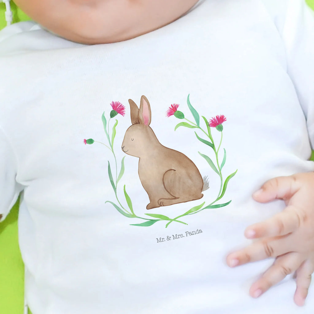 Organic Baby Shirt Hare Sit Baby Top, Baby Shirt Grau, Baby T-Shirt, Baby Oberteil, Baby Shirt Mit Spruch, Baby Shirt Mit Motiv, Baby Shirt Mädchen, Baby Sweatshirt, Baby Shirt Bunt, Baby Shirt Unisex, Baby Shirt Weiß, Baby Shirt Mit Aufdruck, Baby Jerseyshirt, Baby Shirt Erstausstattung, Baby Shirt Geschenk, Baby Bio Shirt, Baby Shirt Alltag, Baby Shirt Junge, Baby Shirt Modern, Lustiges Baby Shirt, Baby Shirt Klassisch, Baby Shirt, Baby Hemd, Baby Shirt Pastell, Baby Shirt Zur Geburt, Baby Shirt Neutral, Baby Kurzarmshirt, Baby Pullover, Baby Shirt Gestreift, Baby Langarmshirt, Süßes Baby Shirt, Baby Baumwollshirt, Ostern Geschenk, Osterdeko, Geschenke zu Ostern, Ostergeschenke Kinder, Osterhase, Ostergeschenke, Ostern Kinder, Ostern, Osternest, Kaninchen, Liebe, Hase, Grüße, Ostergrüße, Frohe Ostern, Osterblume