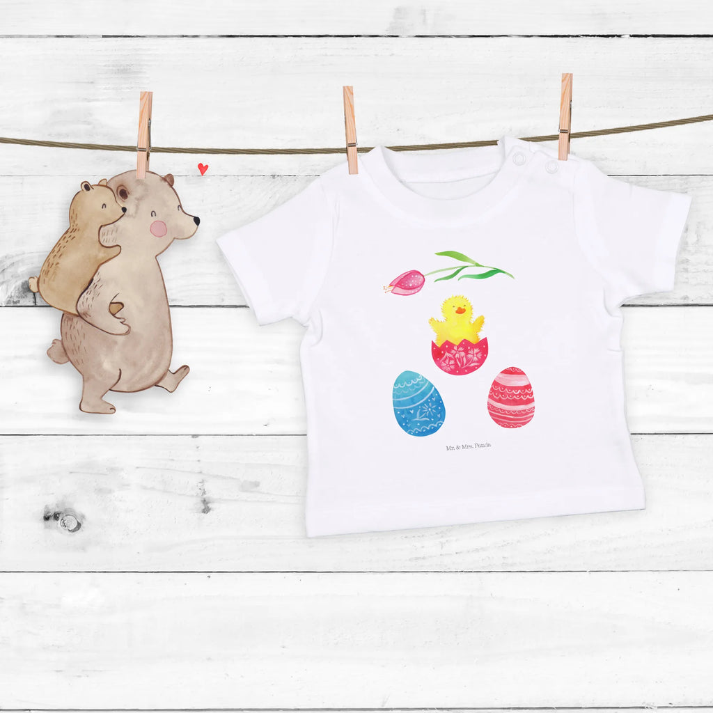 Organic Baby Shirt Küken Schlüpfen Baby Oberteil, Baby Shirt Mit Motiv, Baby Shirt Klassisch, Baby Shirt Modern, Baby Shirt Pastell, Lustiges Baby Shirt, Baby Shirt Mit Spruch, Baby Shirt Mit Aufdruck, Baby Shirt Junge, Baby Sweatshirt, Baby Shirt Mädchen, Baby Shirt Gestreift, Baby Kurzarmshirt, Baby Shirt Geschenk, Baby Bio Shirt, Baby Pullover, Baby Top, Baby Shirt Grau, Baby Langarmshirt, Süßes Baby Shirt, Baby Jerseyshirt, Baby Shirt Zur Geburt, Baby Shirt Weiß, Baby Hemd, Baby Shirt Neutral, Baby Baumwollshirt, Baby Shirt Bunt, Baby Shirt, Baby Shirt Erstausstattung, Baby Shirt Alltag, Baby T-Shirt, Baby Shirt Unisex, Ostern Geschenk, Osterdeko, Geschenke zu Ostern, Ostergeschenke Kinder, Osterhase, Ostergeschenke, Ostern Kinder, Ostern, Osternest, Frohe Ostern, Osterei, Liebe Grüße, Ei, Frühlingsgefühle, Grüße, Ostereier, Freude, Ostergrüße, Küken