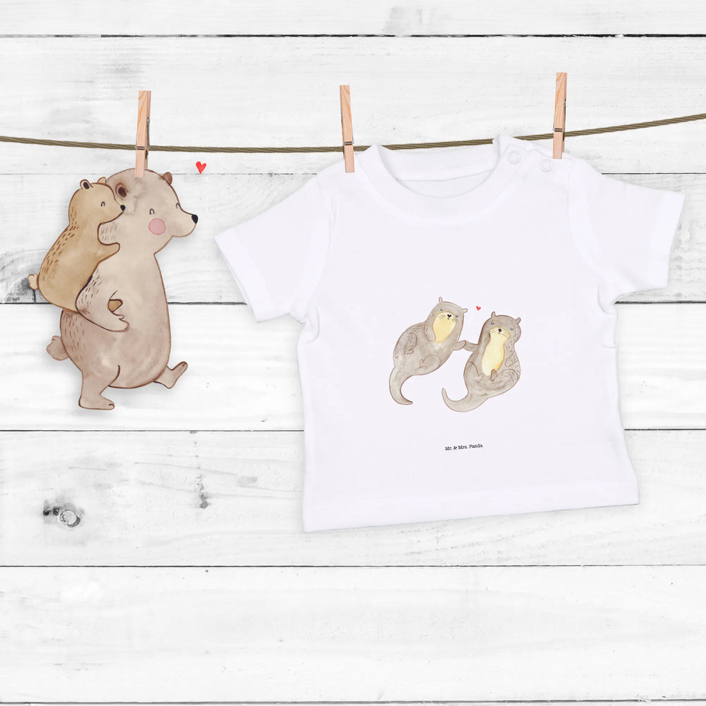 Organic Baby Shirt otter holding hands Baby Shirt Junge, Baby Shirt Gestreift, Baby Hemd, Baby T-Shirt, Baby Shirt Erstausstattung, Baby Shirt Weiß, Süßes Baby Shirt, Baby Langarmshirt, Baby Shirt Mit Spruch, Baby Pullover, Baby Shirt Neutral, Baby Shirt Mit Aufdruck, Baby Kurzarmshirt, Baby Bio Shirt, Baby Shirt Modern, Baby Shirt Mädchen, Baby Oberteil, Baby Shirt Alltag, Baby Shirt Bunt, Baby Baumwollshirt, Baby Shirt, Baby Shirt Pastell, Baby Jerseyshirt, Baby Sweatshirt, Baby Shirt Geschenk, Lustiges Baby Shirt, Baby Shirt Mit Motiv, Baby Shirt Klassisch, Baby Shirt Unisex, Baby Shirt Grau, Baby Top, Baby Shirt Zur Geburt, Otter, Seeotter, Fischotter, Otter Seeotter See Otter