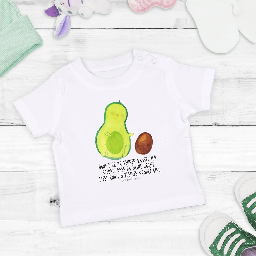 Organic Baby Shirt Avocado Kern rollt Baby Shirt Neutral, Süßes Baby Shirt, Baby Langarmshirt, Baby Shirt Zur Geburt, Baby Shirt Pastell, Baby Shirt Alltag, Lustiges Baby Shirt, Baby Jerseyshirt, Baby Shirt Mit Motiv, Baby Shirt Grau, Baby Shirt, Baby Kurzarmshirt, Baby Shirt Mit Spruch, Baby Shirt Geschenk, Baby Pullover, Baby Shirt Modern, Baby Shirt Weiß, Baby Shirt Gestreift, Baby Top, Baby Shirt Erstausstattung, Baby Bio Shirt, Baby Hemd, Baby Shirt Mädchen, Baby Oberteil, Baby Sweatshirt, Baby T-Shirt, Baby Baumwollshirt, Baby Shirt Klassisch, Baby Shirt Unisex, Baby Shirt Bunt, Baby Shirt Mit Aufdruck, Baby Shirt Junge, Gesund, Vegan, Veggie, Avocado, Baby, Babyparty, Zur Geburt, Geburt, Schwangerschaft, Schwanger, Avocados, Erstes Kind, Große Liebe, Liebe, Kind, Säugling, Love, Geburtstag