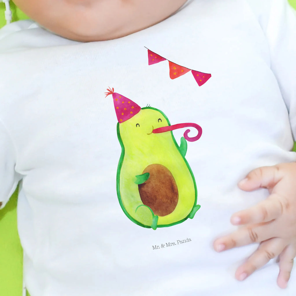 Organic Baby Shirt avocado Celebration Baby Hemd, Baby Shirt Mit Spruch, Baby Shirt Mädchen, Baby Top, Baby Shirt Alltag, Baby Shirt Zur Geburt, Baby Shirt Erstausstattung, Baby Shirt Mit Motiv, Baby Shirt Junge, Baby Shirt Bunt, Süßes Baby Shirt, Baby Shirt Unisex, Baby Shirt Grau, Baby Shirt Weiß, Lustiges Baby Shirt, Baby T-Shirt, Baby Shirt Mit Aufdruck, Baby Jerseyshirt, Baby Shirt Modern, Baby Langarmshirt, Baby Shirt Klassisch, Baby Pullover, Baby Bio Shirt, Baby Oberteil, Baby Shirt Geschenk, Baby Shirt Neutral, Baby Baumwollshirt, Baby Shirt Gestreift, Baby Kurzarmshirt, Baby Sweatshirt, Baby Shirt, Baby Shirt Pastell, Gesund, Vegan, Veggie, Avocado, Fete, Feierlichkeit, Geburtstag, Party, Tröte, Gute Laune, Feier