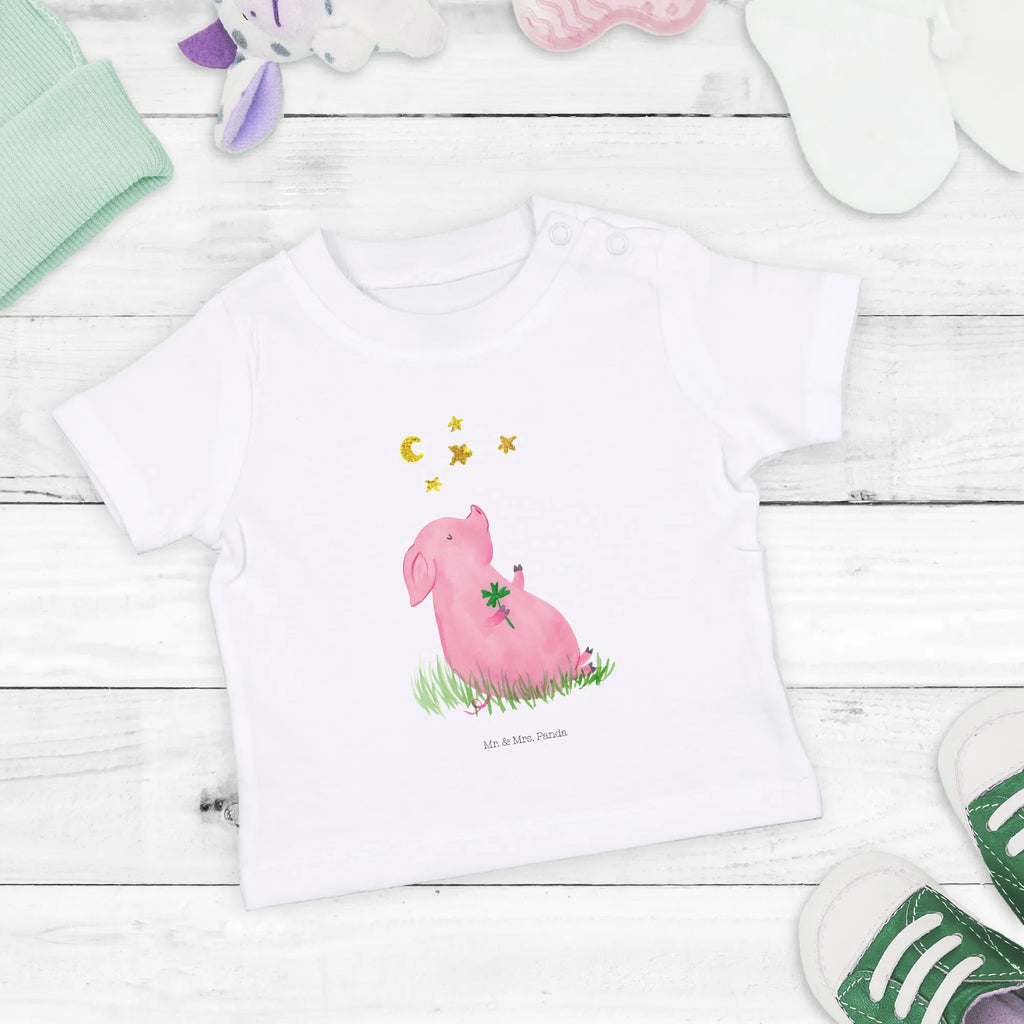 Organic Baby Shirt Schwein Glück Baby Shirt Unisex, Baby Shirt Pastell, Baby Hemd, Baby Bio Shirt, Baby Baumwollshirt, Baby Shirt, Baby Pullover, Baby Top, Baby Shirt Erstausstattung, Baby Shirt Geschenk, Baby Shirt Mit Spruch, Baby Shirt Mit Aufdruck, Baby Jerseyshirt, Baby Shirt Weiß, Baby T-Shirt, Baby Shirt Junge, Baby Oberteil, Lustiges Baby Shirt, Baby Shirt Modern, Baby Shirt Bunt, Baby Shirt Klassisch, Baby Shirt Mädchen, Baby Shirt Neutral, Baby Shirt Grau, Baby Sweatshirt, Baby Shirt Mit Motiv, Baby Shirt Gestreift, Süßes Baby Shirt, Baby Kurzarmshirt, Baby Shirt Alltag, Baby Langarmshirt, Baby Shirt Zur Geburt, Gute Laune, Tiermotive, Tiere, Lustige Sprüche, Schwein, Glücksbringer, Glücksschwein. Glück, Sernchen, Schweinchen, Träume, Ziele, Sterne, Motivation