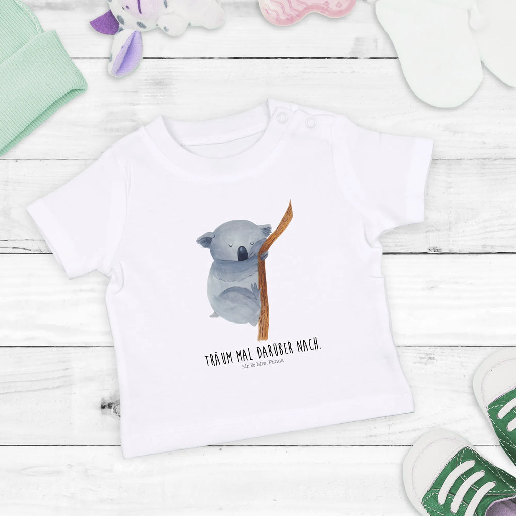 Organic Baby Shirt Koalabär Baby Shirt Gestreift, Baby Shirt Klassisch, Baby Top, Baby Shirt, Süßes Baby Shirt, Baby Shirt Erstausstattung, Baby Shirt Mit Motiv, Baby Shirt Modern, Baby Sweatshirt, Baby Kurzarmshirt, Baby Baumwollshirt, Baby Shirt Unisex, Baby Shirt Mit Aufdruck, Baby Shirt Geschenk, Baby Shirt Zur Geburt, Lustiges Baby Shirt, Baby Shirt Neutral, Baby Jerseyshirt, Baby Shirt Weiß, Baby Shirt Grau, Baby Hemd, Baby T-Shirt, Baby Shirt Pastell, Baby Shirt Mädchen, Baby Pullover, Baby Shirt Junge, Baby Shirt Mit Spruch, Baby Shirt Bunt, Baby Bio Shirt, Baby Langarmshirt, Baby Shirt Alltag, Baby Oberteil, Gute Laune, Tiermotive, Tiere, Lustige Sprüche, schlafen, Koalabär, Bär, Traumland, Schlafzimmer, Traum, Träumen, Koala