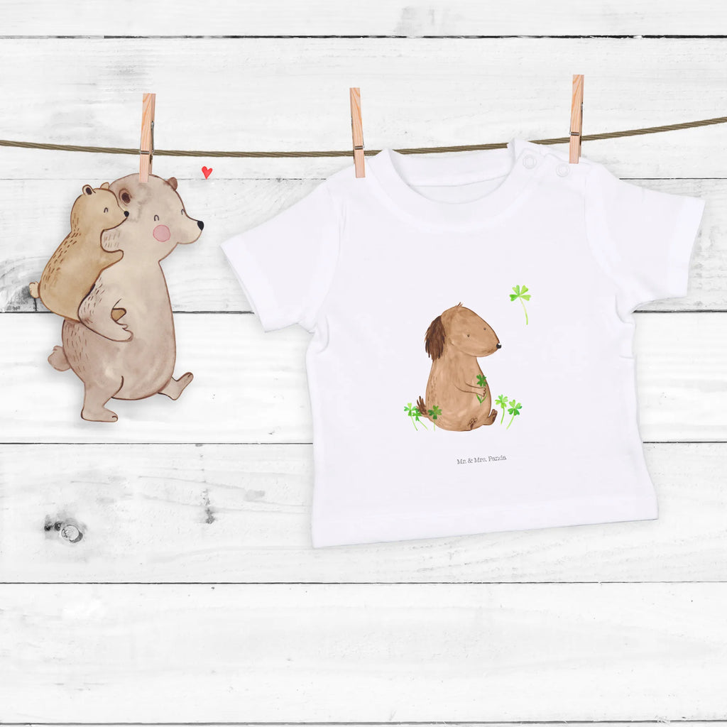 Organic Baby Shirt Dog shamrock Baby Hemd, Baby Shirt, Süßes Baby Shirt, Baby Shirt Erstausstattung, Baby Shirt Mädchen, Baby Shirt Weiß, Baby Shirt Bunt, Baby Top, Baby Shirt Alltag, Baby Shirt Mit Motiv, Baby T-Shirt, Baby Pullover, Baby Sweatshirt, Baby Shirt Unisex, Lustiges Baby Shirt, Baby Shirt Geschenk, Baby Baumwollshirt, Baby Bio Shirt, Baby Shirt Junge, Baby Kurzarmshirt, Baby Oberteil, Baby Shirt Mit Aufdruck, Baby Shirt Neutral, Baby Shirt Pastell, Baby Shirt Gestreift, Baby Langarmshirt, Baby Shirt Zur Geburt, Baby Shirt Klassisch, Baby Shirt Modern, Baby Jerseyshirt, Baby Shirt Grau, Baby Shirt Mit Spruch, Haustier, Tierliebhaber, Hund, Sprüche, Hunderasse, Hundebesitzer, Hundemotiv, Glücksbringer, Achtsamkeit, Glück, Neuanfang, Geschenk, Selbstliebe, Kleeblatt, Motivation, Tagträume