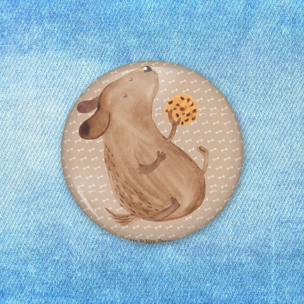 Button Hund Keks Ansteckbutton 50 mm, Werbebutton 50 mm, Button-Anstecker 50 mm, Festivalbutton 50 mm, Button-Emblem 50 mm, Button-Kollektion 50 mm, Button-Motiv 50 mm, Pin-Button 50 mm, Runde Buttons 50 mm, Button-Set 50 mm, Button Abzeichen 50 mm, Badge 50 mm, Vereinsbutton 50 mm, Button-Lieferung 50 mm, Button-Sujet 50 mm, Button-Logo 50 mm, Button-Sonderedition 50 mm, Button-Design 50 mm, Button-Badge 50 mm, Sammlerbutton 50 mm, Button 50 mm, Eventbutton 50 mm, Button-Button 50 mm, Pin 50 mm, Button-Edition 50 mm, Marketingbutton 50 mm, Button-Druck 50 mm, Button-Pin 50 mm, Button-Presse 50 mm, Hund, Hundemotiv, Haustier, Hunderasse, Tierliebhaber, Hundebesitzer, Sprüche, Hundesnacks, Hundekekse, Leckerli, Hundeleckerli