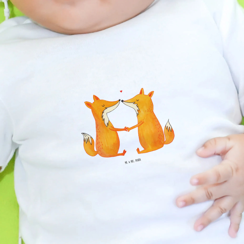 Organic Baby Shirt foxes Love Baby Langarmshirt, Baby Shirt Mädchen, Lustiges Baby Shirt, Baby Shirt Zur Geburt, Baby Shirt Mit Spruch, Baby Shirt Alltag, Baby Shirt Mit Aufdruck, Baby Shirt Erstausstattung, Baby Jerseyshirt, Baby Shirt Klassisch, Baby Shirt Grau, Baby Oberteil, Baby Shirt Weiß, Baby Shirt Junge, Baby Sweatshirt, Baby Hemd, Baby T-Shirt, Baby Shirt Modern, Baby Baumwollshirt, Baby Top, Baby Shirt, Baby Shirt Neutral, Baby Kurzarmshirt, Baby Pullover, Baby Shirt Geschenk, Süßes Baby Shirt, Baby Shirt Unisex, Baby Shirt Bunt, Baby Bio Shirt, Baby Shirt Mit Motiv, Baby Shirt Gestreift, Baby Shirt Pastell, Fuchs, Partner, Ehe, Ehefrau, Freundin, Liebespaar, Ehemann, Paar, Füchse, Fox, Freund, Liebe, Liebesbeweis, Verlobte