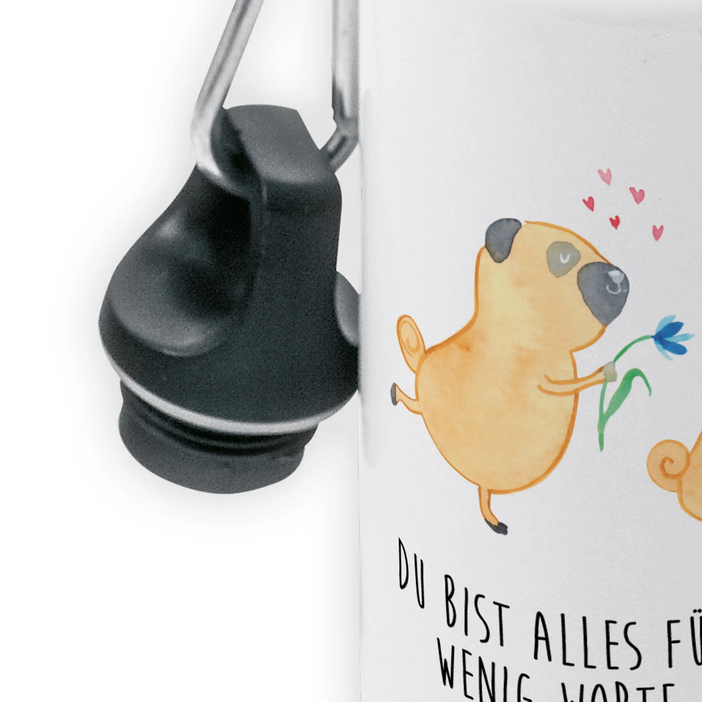 Kids drinks bottle pug In love Thermo Trinkflasche Doppelwandig, Trinkflasche Mit Filter, Umweltfreundliche Trinkflasche, Trinkflasche Für Alltag, Aluminium Trinkflasche, Fahrradflasche, Trinkflasche Für Unterwegs, Trinkflasche, Glas Trinkflasche, Fitnessflasche, Wasserflasche, Trinkflasche Für Fahrrad, Kunststoff Trinkflasche, Trinkflasche Für Schule, Thermoflasche, Trinkflasche Mit Strohhalm, Trinkflasche Für Kinder, Wiederverwendbare Flasche, Leichte Flasche, Trinkflasche Für Reisen, Trinkflasche Für Erwachsene, Trinkflasche Für Wandern, Thermosflasche, Flasche To Go, Nachhaltige Trinkflasche, Flasche Mit Deckel, Edelstahl Trinkflasche, Trinkflasche Für Herren, Trinkbehälter, Getränkeflasche, Sportflasche, Auslaufsichere Trinkflasche, Trinkflasche Für Damen, Trinkflasche Für Büro, Spülmaschinenfeste Trinkflasche, Isolierflasche, BPA-freie Flasche, Borosilikatglas Trinkflasche, Outdoorflasche, Hund, Hundemotiv, Haustier, Hunderasse, Tierliebhaber, Hundebesitzer, Sprüche, Liebe, Mops, Geschenk Freund, Liebesspruch. Verlobt, Partner, Hundeliebe, verliebt, Möpse