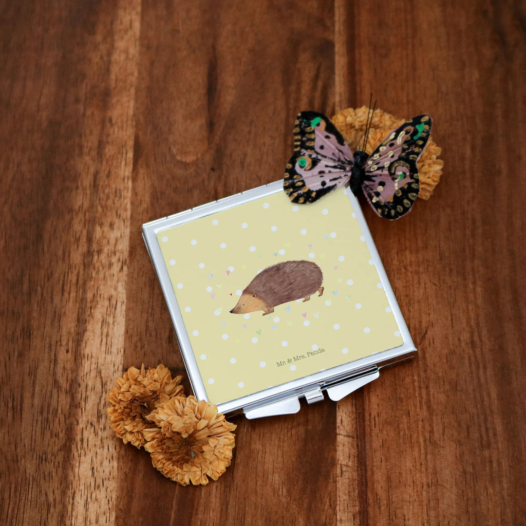 Handbag mirror Hedgehog hearts Silber, Mini Spiegel, Quadratischer Handspiegel, Taschenspiegel, Reise Spiegel, Handtaschenspiegel, Runder Taschenspiegel, Vintage Kompaktspiegel, Handspiegel Für Damen, Handspiegel Mit Hülle, Spiegel Für Unterwegs, Handspiegel Zum Mitnehmen, Schminkspiegel Kompakt, Klappspiegel, Spiegel Für Schminktasche, Spiegel Für Handtasche, Spiegel Für Make-Up Tasche, Tragbarer Spiegel, Kosmetikspiegel Klein, Kompaktspiegel, Klappbarer Handspiegel, Deko Handspiegel, Handspiegel Geschenkidee, Klappbarer Taschenspiegel, Schminkspiegel To Go, Design Taschenspiegel, Taschen-Kosmetikspiegel, Gute Laune, Tiermotive, Tiere, Lustige Sprüche, Vertrauen, Igel, Herzen, Kuss, Liebe, Leben, Herz