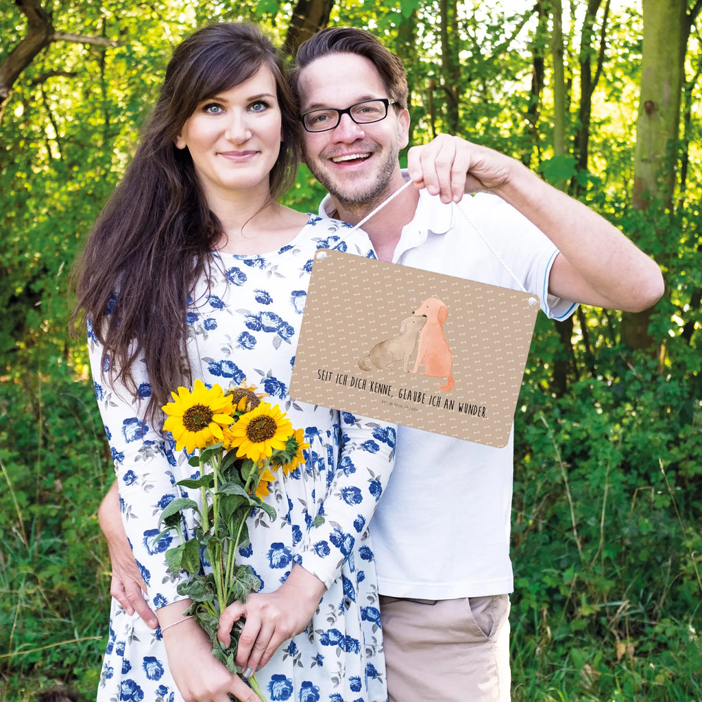 Deko Schild Hunde Liebe Metallschild, Dekoschild Für Badezimmer, Dekos child Für Garten, Spruchschild, Lustiges Deko schild, Deko schild Mit Herz, Schild Zum Hinstellen, Deko Wandtafel, Deko schild Für Wohnzimmer, Schild Aus Metall, Dekoschild Handgemacht, Deko schild Landhausstil, Wandschild, Dekoschild Geschenk, Dekoschild Für Freunde, Shabby Chic Schild, Schild Zum Aufstellen, Deko schild Mit Spruch, Deko schild Mit Blumenmotiv, Holzschild, Türschild Mit Spruch, Dekoschild Zum Aufhängen, Schild Aus Holz, Dekoschild, Vintage Schild, Deko schild Für Küche, Dekoschild Groß, Rustikales Deko schild, Dekoschild Aus Holz, Wanddeko Schild, Deko schild Mit Motiv, Deko Schild, Dekoschild Klein, Dekoschild Für Familie, Deko schild Für Balkon, Deko schild Mit Lebensweisheit, Türschild, Deko schild Modern, Dekoschild Für Flur, Deko schild Liebevoll Gestaltet, Hund, Hundemotiv, Haustier, Hunderasse, Tierliebhaber, Hundebesitzer, Sprüche, Herz, Hund. Hunde, Liebe, Kuscheln, Kuss, Vertrauen