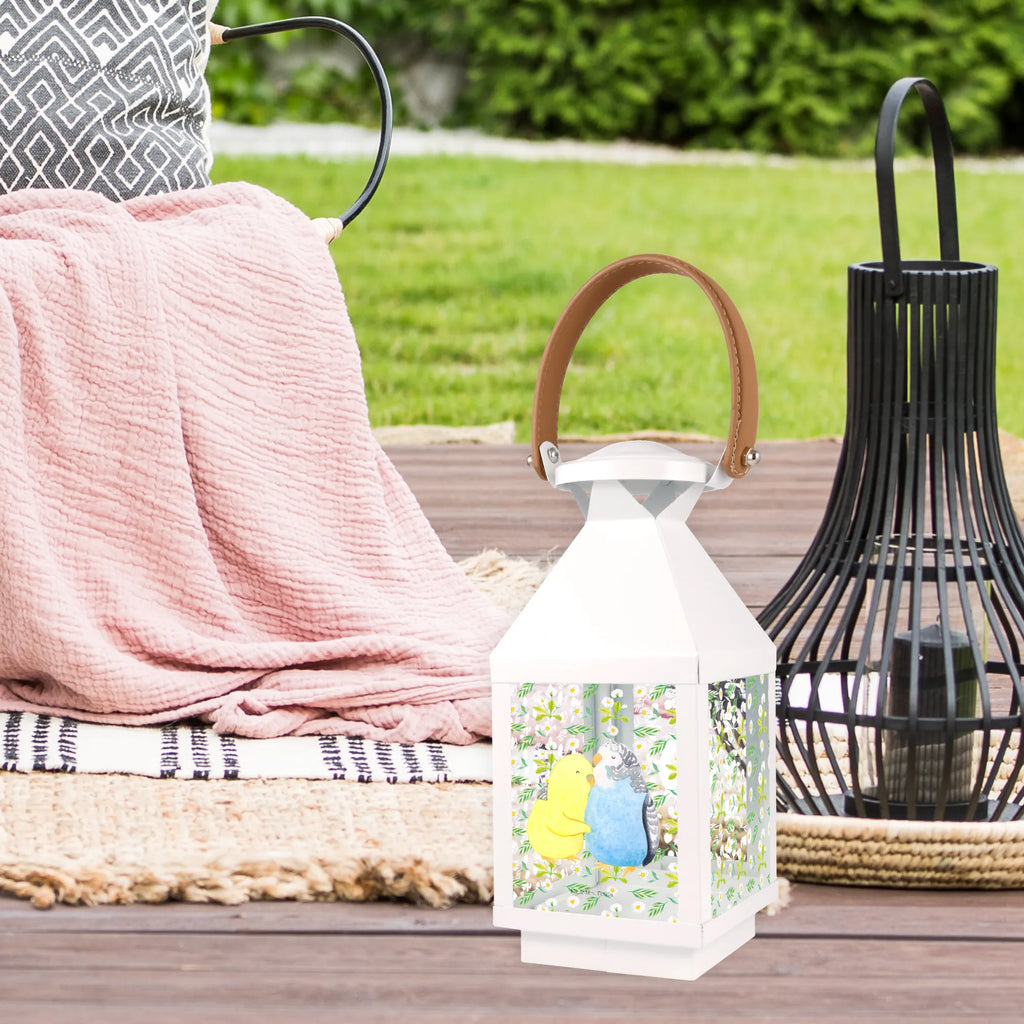 Deko Laterne Wellensittich Liebe Laterne Modern, Laterne Mit Muster, Laterne XXL, Tischlaterne, Windlichtlaterne, Laterne Shabby Chic, Laterne Mit Spiegelglas, Laterne Zum Stellen, Lichterkettenlaterne, Laterne Maritim, Laternenwindlicht, Laterne Wind- und Wetterfest, Innenraum-Laterne, Laterne Spülmaschinenfest (Glas), Laterne Weiß, Laterne Minimalistisch, Laterne Mit Blumenmotiv, Laterne Klein, Laterne Rustikal, Holzlaterne, Laterne Deko, Glaslaterne, Hängelaterne Deko, Laterne Skandinavisch, Laternenlicht, Laternen-Set, Laterne Landhausstil, Dekolaterne, Laterne Mit Motiv, Teelichthalter Laterne, Laterne Zum Hängen, Laterne Pastellfarben, Deko Laterne, Laterne Klassisch, Laterne Romantisch, Laterne Mit Sternenmuster, Terrasse-Laterne, Windlicht, Outdoor-Laterne, Metalllaterne, Lichterlaterne, Metall Laterne, Laterne Orientalisch, Laterne Beleuchtet, Leuchten, LED-Laterne, Laterne Mit Griff, Laterne Vintage, Hängeleuchte, Kerzenlaterne, Freund, Liebe, Liebesgeschenk, Jahrestag, Verlobung, Partner, Ehemann, Ehefrau, Heiraten, Heiratsantrag, Hocheitstag, Freundin, Vögel, Wellensittich, Vertrauen, Nähe, Kuscheln