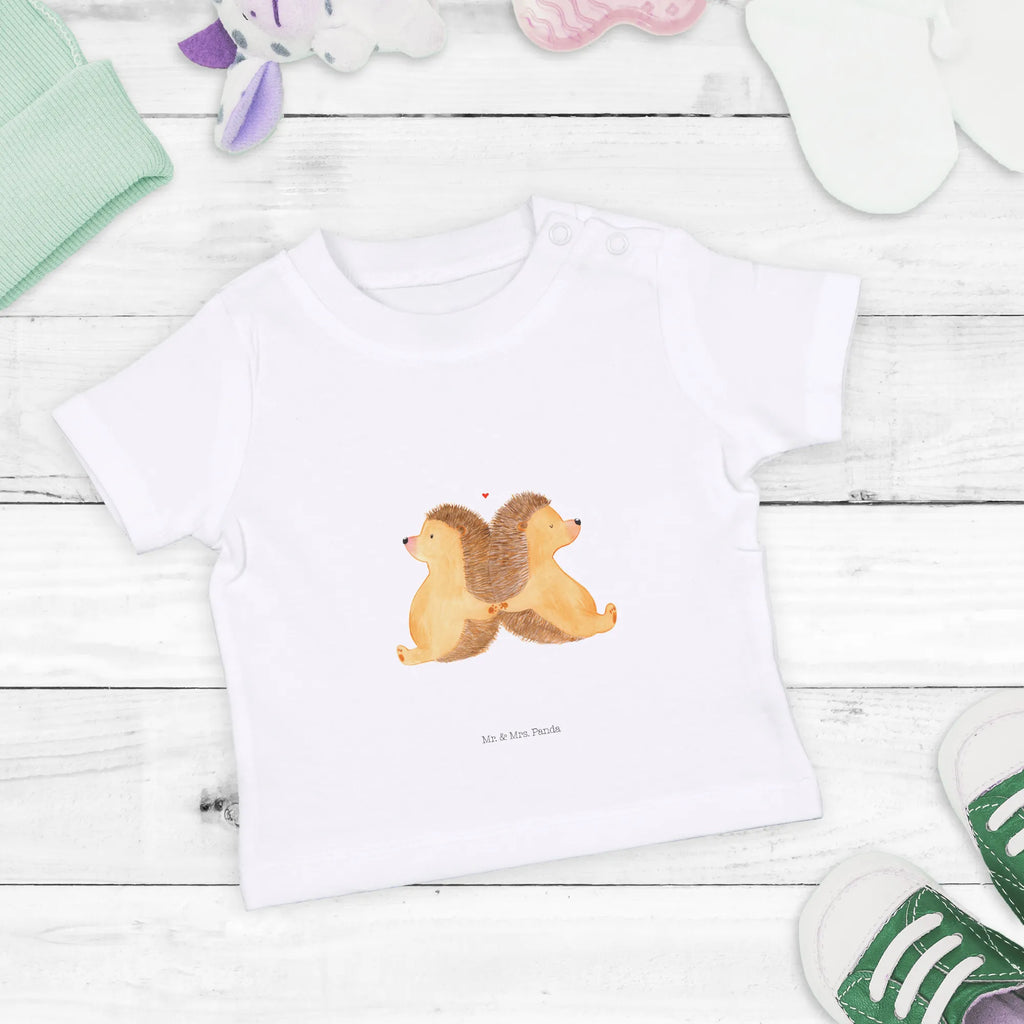 Organic Baby Shirt Hedgehogs holding hands Baby Jerseyshirt, Baby Pullover, Süßes Baby Shirt, Baby Top, Baby Shirt Erstausstattung, Baby Kurzarmshirt, Baby Shirt Mädchen, Baby Baumwollshirt, Baby Shirt Modern, Baby Shirt Neutral, Baby Shirt Bunt, Baby Shirt Gestreift, Baby Shirt Alltag, Baby T-Shirt, Baby Shirt, Lustiges Baby Shirt, Baby Shirt Zur Geburt, Baby Shirt Junge, Baby Shirt Unisex, Baby Shirt Pastell, Baby Hemd, Baby Shirt Grau, Baby Shirt Geschenk, Baby Shirt Mit Motiv, Baby Sweatshirt, Baby Shirt Mit Spruch, Baby Shirt Mit Aufdruck, Baby Bio Shirt, Baby Oberteil, Baby Langarmshirt, Baby Shirt Weiß, Baby Shirt Klassisch, Partner, Verlobung, Ehefrau, Freundin, Heiraten, Freund, Heiratsantrag, Liebe, Hocheitstag, Liebesgeschenk, Ehemann, Jahrestag, Igel, Love, Igelliebe, Gemeinsamkeit, Große Liebe, Geschenk für Zwei, Hochzeit, Lieblingsmensch, Liebesbotschaft, Liebesbeweis, Hand in Hand
