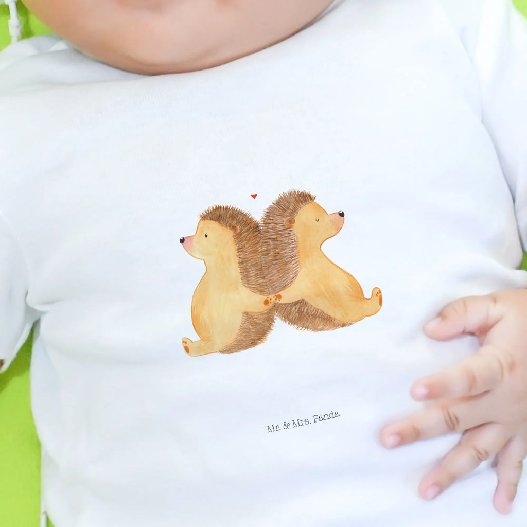 Organic Baby Shirt Hedgehogs holding hands Baby Jerseyshirt, Baby Pullover, Süßes Baby Shirt, Baby Top, Baby Shirt Erstausstattung, Baby Kurzarmshirt, Baby Shirt Mädchen, Baby Baumwollshirt, Baby Shirt Modern, Baby Shirt Neutral, Baby Shirt Bunt, Baby Shirt Gestreift, Baby Shirt Alltag, Baby T-Shirt, Baby Shirt, Lustiges Baby Shirt, Baby Shirt Zur Geburt, Baby Shirt Junge, Baby Shirt Unisex, Baby Shirt Pastell, Baby Hemd, Baby Shirt Grau, Baby Shirt Geschenk, Baby Shirt Mit Motiv, Baby Sweatshirt, Baby Shirt Mit Spruch, Baby Shirt Mit Aufdruck, Baby Bio Shirt, Baby Oberteil, Baby Langarmshirt, Baby Shirt Weiß, Baby Shirt Klassisch, Partner, Verlobung, Ehefrau, Freundin, Heiraten, Freund, Heiratsantrag, Liebe, Hocheitstag, Liebesgeschenk, Ehemann, Jahrestag, Igel, Love, Igelliebe, Gemeinsamkeit, Große Liebe, Geschenk für Zwei, Hochzeit, Lieblingsmensch, Liebesbotschaft, Liebesbeweis, Hand in Hand