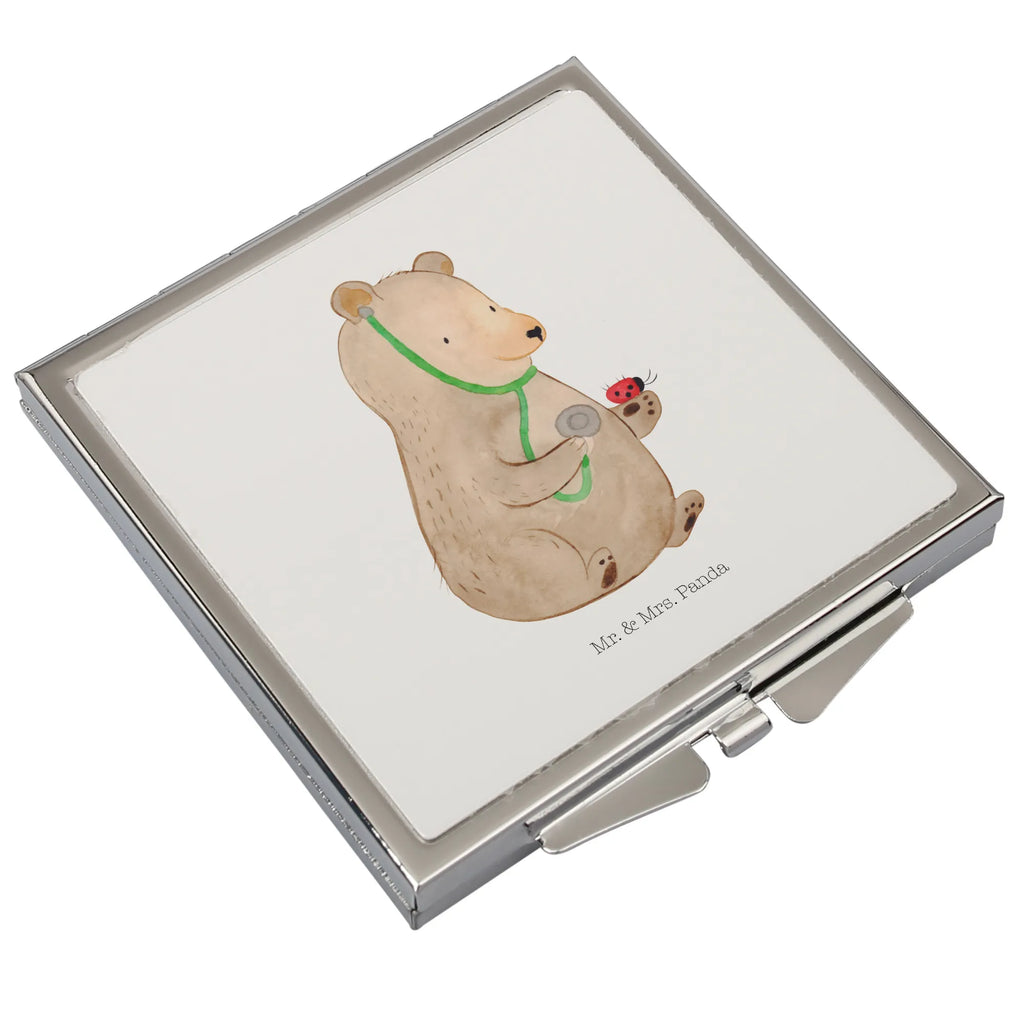 Kwadratowe lusterko do torebki niedźwiedź lekarz Kosmetikspiegel Klein, Handspiegel Zum Mitnehmen, Vintage Kompaktspiegel, Deko Handspiegel, Runder Taschenspiegel, Tragbarer Spiegel, Schminkspiegel Kompakt, Spiegel Für Handtasche, Mini Spiegel, Handspiegel Mit Hülle, Silber, Kompaktspiegel, Handspiegel Für Damen, Klappbarer Taschenspiegel, Taschenspiegel, Klappbarer Handspiegel, Handspiegel Geschenkidee, Schminkspiegel To Go, Quadratischer Handspiegel, Spiegel Für Schminktasche, Reise Spiegel, Taschen-Kosmetikspiegel, Handtaschenspiegel, Klappspiegel, Spiegel Für Unterwegs, Spiegel Für Make-Up Tasche, Design Taschenspiegel, Teddy, Bär, Teddybär, Professorin, Doktor, Ärztin, Doktorin, Professor, Arzt