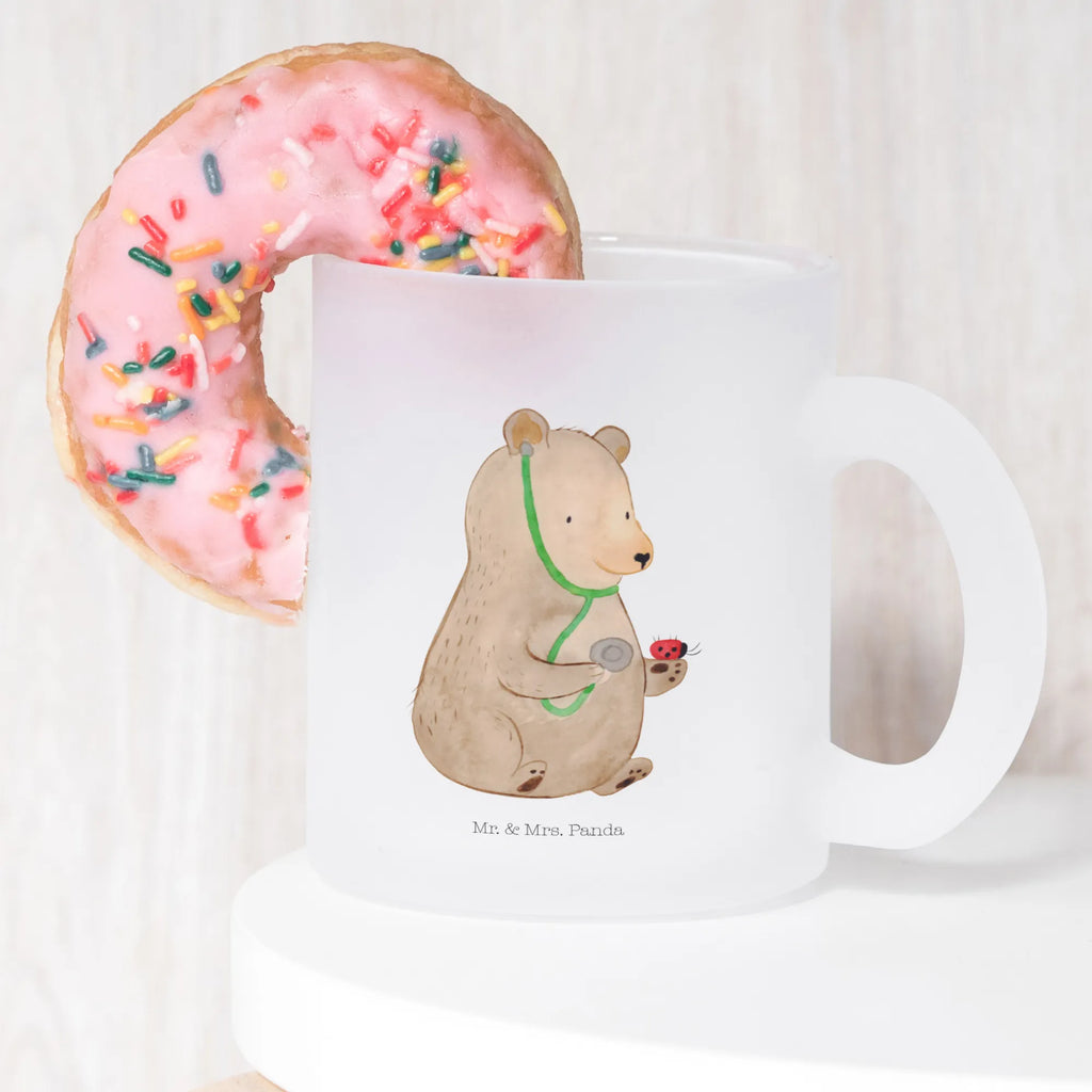 Filiżanka do herbaty niedźwiedź lekarz Teetasse Mit Tiermotiv, Teetasse Für Büro, Tasse Für Tee, Teetasse Klassisch, Teetasse Keramik, Teetasse Für Kinder, Teetasse Für Frauen, Teetasse Für Zuhause, Teetasse, Große Teetasse, Teetasse Bedruckt, Teetasse Vintage, Teetasse Emaille, Teetasse Mit Deckel, Design Teetasse, Teetasse Modern, Teetasse Spülmaschinenfest, Lieblings Teetasse, Teetasse Für Männer, Tee Tasse, Teetasse Mikrowellengeeignet, Teetasse Nachhaltig, Teetasse Glas, Teetasse Mit Sieb, Teetasse Mit Henkel, Kleine Teetasse, Teetasse Geschenk, Teetasse Shabby Chic, Teetasse Mit Spruch, Teetasse Handgemacht, Teetasse Set, Teetasse Porzellan, Doppelwandige Teetasse, Teetasse Skandinavisch, Teetasse Mit Motiv, Lustige Teetasse, Bär, Teddy, Teddybär, Professorin, Ärztin, Arzt, Doktor, Professor, Doktorin