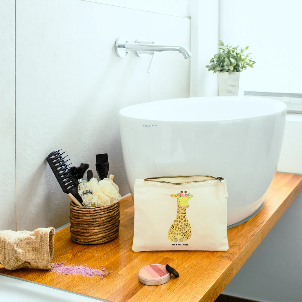 Make-up bag giraffe flower wreath utensilientasche, Federmappe, Kosmetiktasche, Kulturtasche, pinsel tasche, Waschtasche, pencil case, kosmetiktäschchen, beauty case, toiletry bag, beauty tasche, Mäppchen, Etui, Kulturbeutel, Schlampermäppchen, Kosmetikbeutel, aufbewahrungsbeutel, Schminkbeutel, aufbewahrungstasche, Waschbeutel, Schminktäschchen, Stiftemäppchen, Schminktasche, Afrika, Wildtiere, Blumenkranz, Abenteurer, Selbstliebe, Giraffe, Freundin