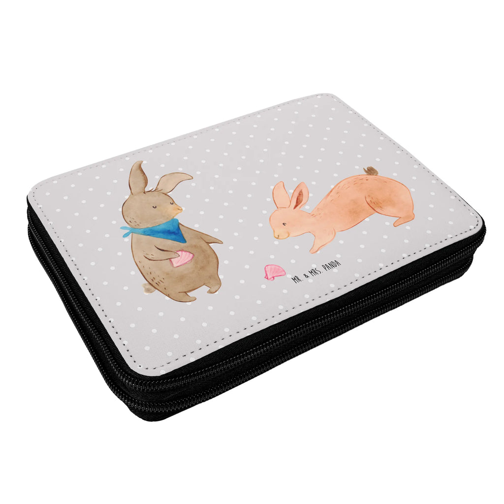 Federmappe Hasen Muschel Federmäppchen, Buntstiftetui, Stifteetui, Etui für Stifte, Stiftebeutel, Schreibmappe, Bleistift Etui, Schulmäppchen, Schreibetui, Federtasche, Schüleretui, Bleistiftetui, Zeichenetui, Schlampermäppchen, Mäppchen, Schuletui, Stiftetasche, Malmappe, Stiftemappe, Buntstiftmäppchen, Federmappe Set, Stifte Etui, Farbstiftetui, Oma, Opa, Muttertag, Mama, Papa, Familie, Schwester, Bruder, Vatertag, Muscheln, Freundinnen, Best Friends, Muscheln Sammeln, Hasen, BFF, Beste Freundin, Freundin, Meer