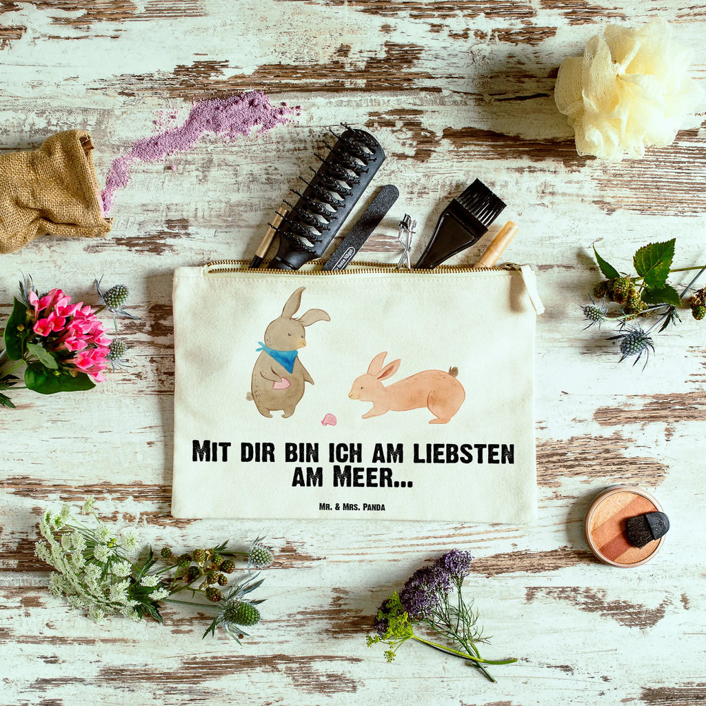 Make-up bag Bunnies with seashell Stifteaufbewahrung, Schminktasche Geschenk, Aufbewahrung für Schminke, Schminktasche Stoff, Schminktasche Wasserdicht, Schminktasche Für Mädchen, Schminktasche Minimalistisch, Schminktasche Groß, Schminktasche Klein, Kosmetiktasche, Schminktasche Transparent, Schminktasche Tiermotiv, Reise-Kosmetiktasche, Schminktasche Mit Muster, Schminktasche Für Teenager, Schminktasche, Kosmetiktasche Organizer, Make-Up Tasche, Kulturbeutel Damen, Schminktasche Nachhaltig, Schminktasche Leder, Kosmetiktasche Für Handtasche, Schminkbeutel, Schminktasche Für Unterwegs, Schminktasche Reise, Kosmetiktasche Zum Mitnehmen, Schminktasche Zum Aufhängen, Schminktasche Mit Fächern, Kosmetiktasche Mit Spiegel, Schminktasche Blumen, Schminktasche für Unterwegs, Schminktasche Modern, Kosmetiktasche Damen, Schminktäschchen, Schminktasche Mit Reißverschluss, Familie, Vatertag, Muttertag, Bruder, Schwester, Mama, Papa, Oma, Opa, best friends, Muscheln, Freundin, BFF, Muscheln sammeln, Meer, beste Freundin, Hasen, Freundinnen