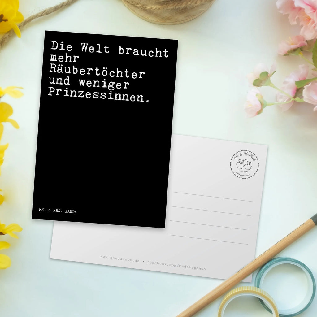 Postkarte Sprüche und Zitate Die Welt braucht mehr Räubertöchter und weniger Prinzessinnen. Grußkarte, Ansichtskarten, Postkarte, Geschenkkarte, Geburtstagskarte, Einladungskarte, Karte, Dankeskarte, Einladung Geburtstag, Einladung, Ansichtskarte, Einladungskarten Geburtstag, Spruch, Sprüche, lustige Sprüche, Weisheiten, Zitate, Spruch Geschenke, Spruch Sprüche Weisheiten Zitate Lustig Weisheit Worte