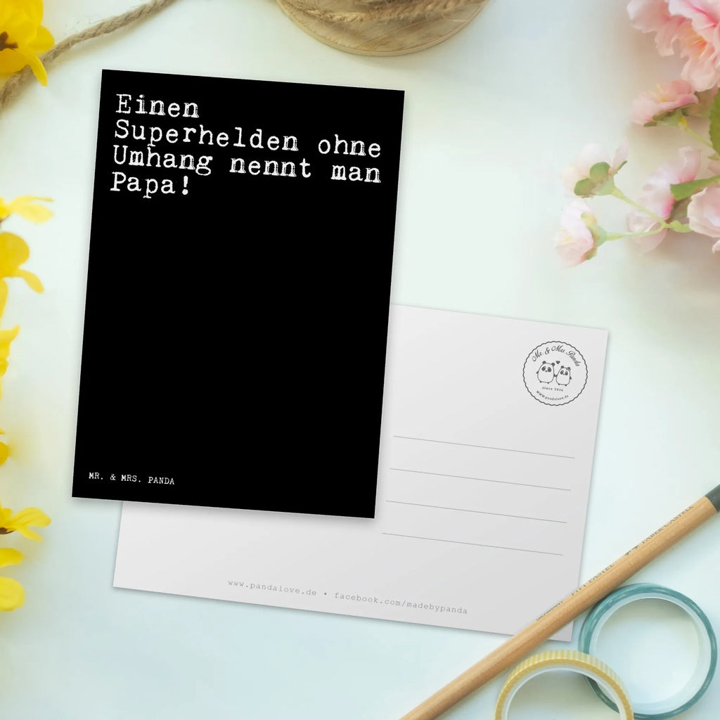 Postkarte Sprüche und Zitate Einen Superhelden ohne Umhang nennt man Papa! Grußkarte, Ansichtskarten, Ansichtskarte, Einladungskarten Geburtstag, Dankeskarte, Einladung, Geburtstagskarte, Karte, Einladungskarte, Geschenkkarte, Einladung Geburtstag, Postkarte, Spruch, Sprüche, lustige Sprüche, Weisheiten, Zitate, Spruch Geschenke, Spruch Sprüche Weisheiten Zitate Lustig Weisheit Worte