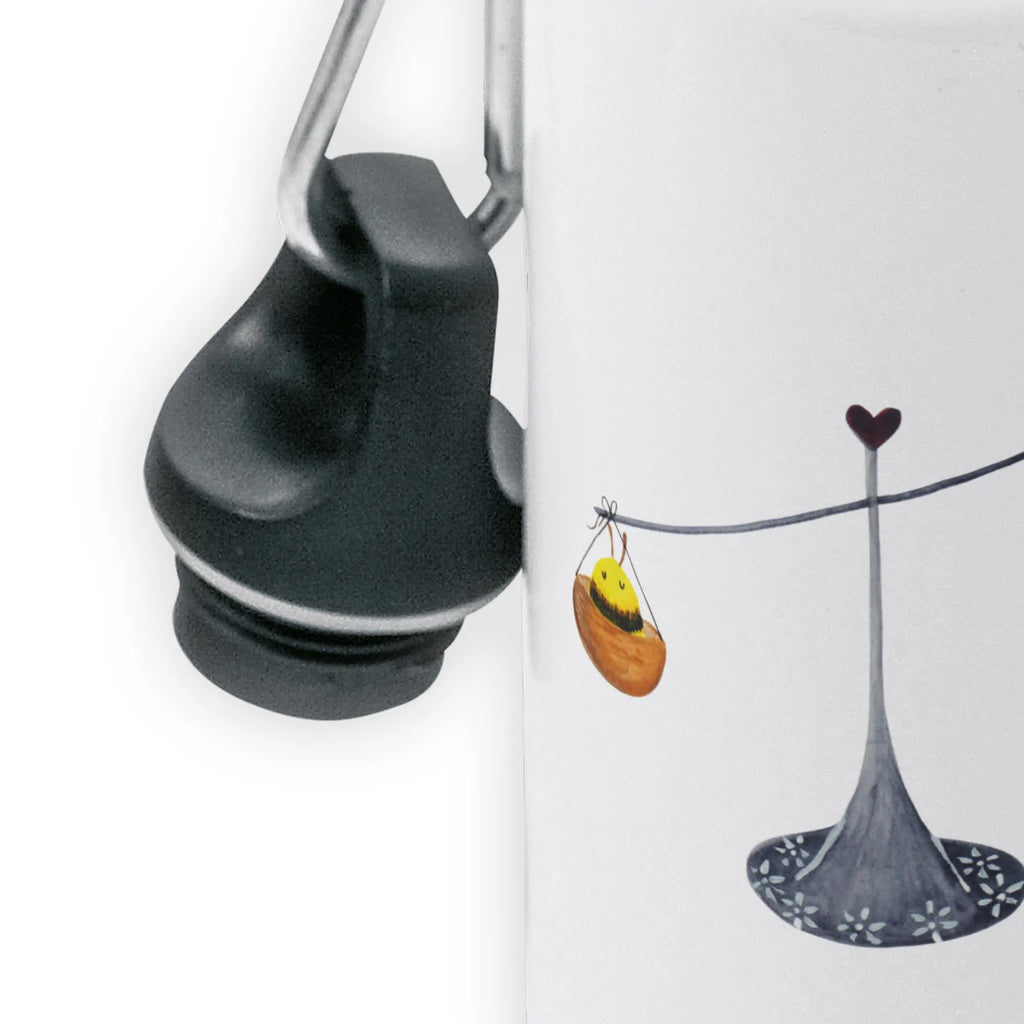 Dziecięca butelka do picia Znak zodiaku waga Umweltfreundliche Trinkflasche, Auslaufsichere Trinkflasche, Trinkbehälter, Flasche To Go, Sportflasche, Fahrradflasche, Trinkflasche Für Kinder, Trinkflasche Mit Filter, Spülmaschinenfeste Trinkflasche, Getränkeflasche, Thermo Trinkflasche Doppelwandig, Trinkflasche Für Reisen, Trinkflasche Für Alltag, Fitnessflasche, Isolierflasche, Leichte Flasche, Trinkflasche Für Damen, Trinkflasche Für Fahrrad, Trinkflasche Für Wandern, Thermoflasche, Trinkflasche Für Unterwegs, Borosilikatglas Trinkflasche, Aluminium Trinkflasche, Trinkflasche, Flasche Mit Deckel, Trinkflasche Für Herren, Trinkflasche Für Büro, Thermosflasche, Wiederverwendbare Flasche, Kunststoff Trinkflasche, Trinkflasche Für Schule, Wasserflasche, Nachhaltige Trinkflasche, Edelstahl Trinkflasche, Outdoorflasche, Glas Trinkflasche, BPA-freie Flasche, Trinkflasche Für Erwachsene, Trinkflasche Mit Strohhalm, Tierkreiszeichen, Sternzeichen, Horoskop, Astrologie, Aszendent, Geburtstag Oktober, Geburtstag September, Biene, Waage, Waage Sternzeichen, Geschenk Oktober, Waage Geschenk, Hummel, Geschenk September, Marienkäfer, Gleichgewicht